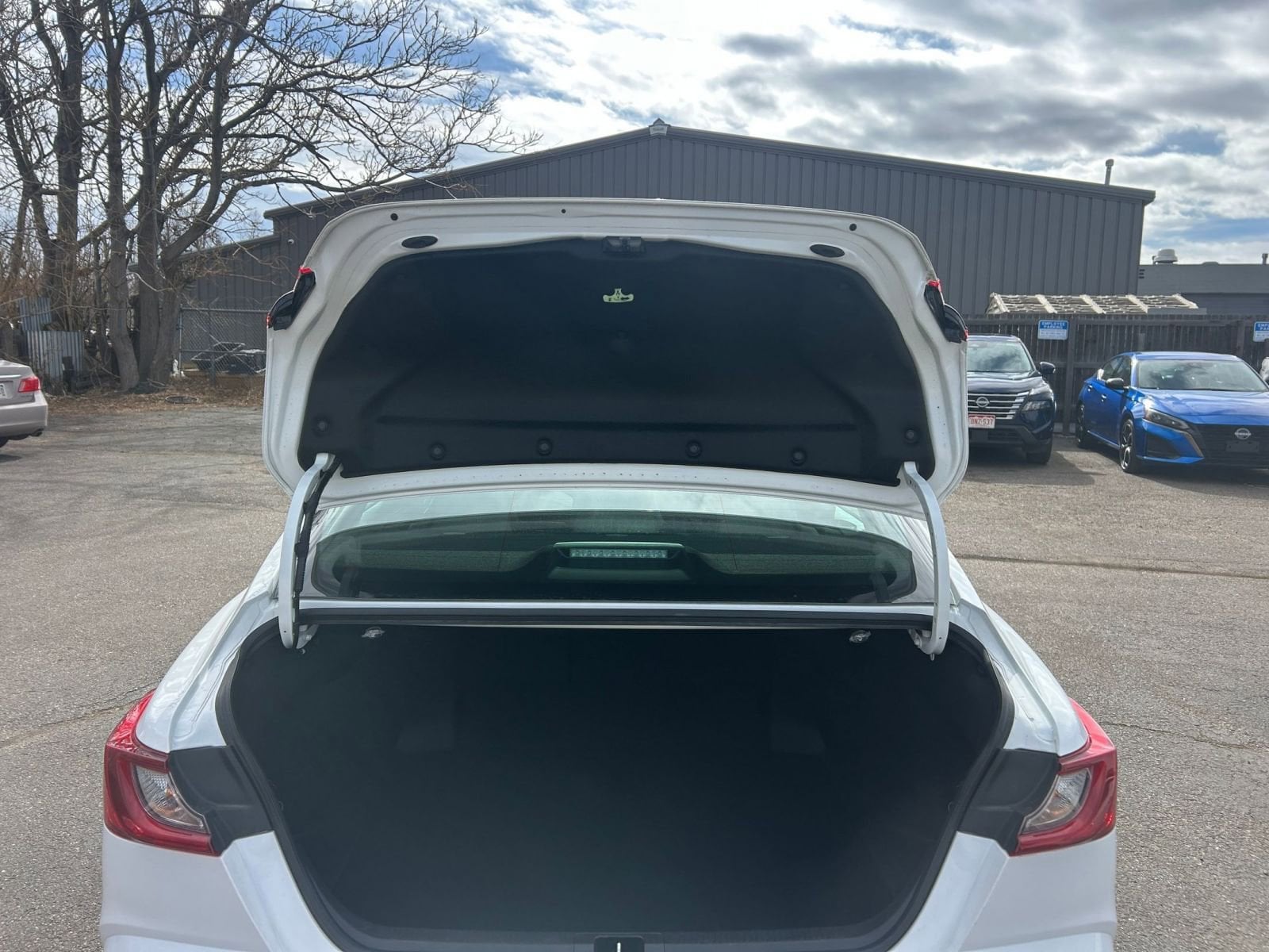 Thumbnail: 2025 Toyota Camry - 29