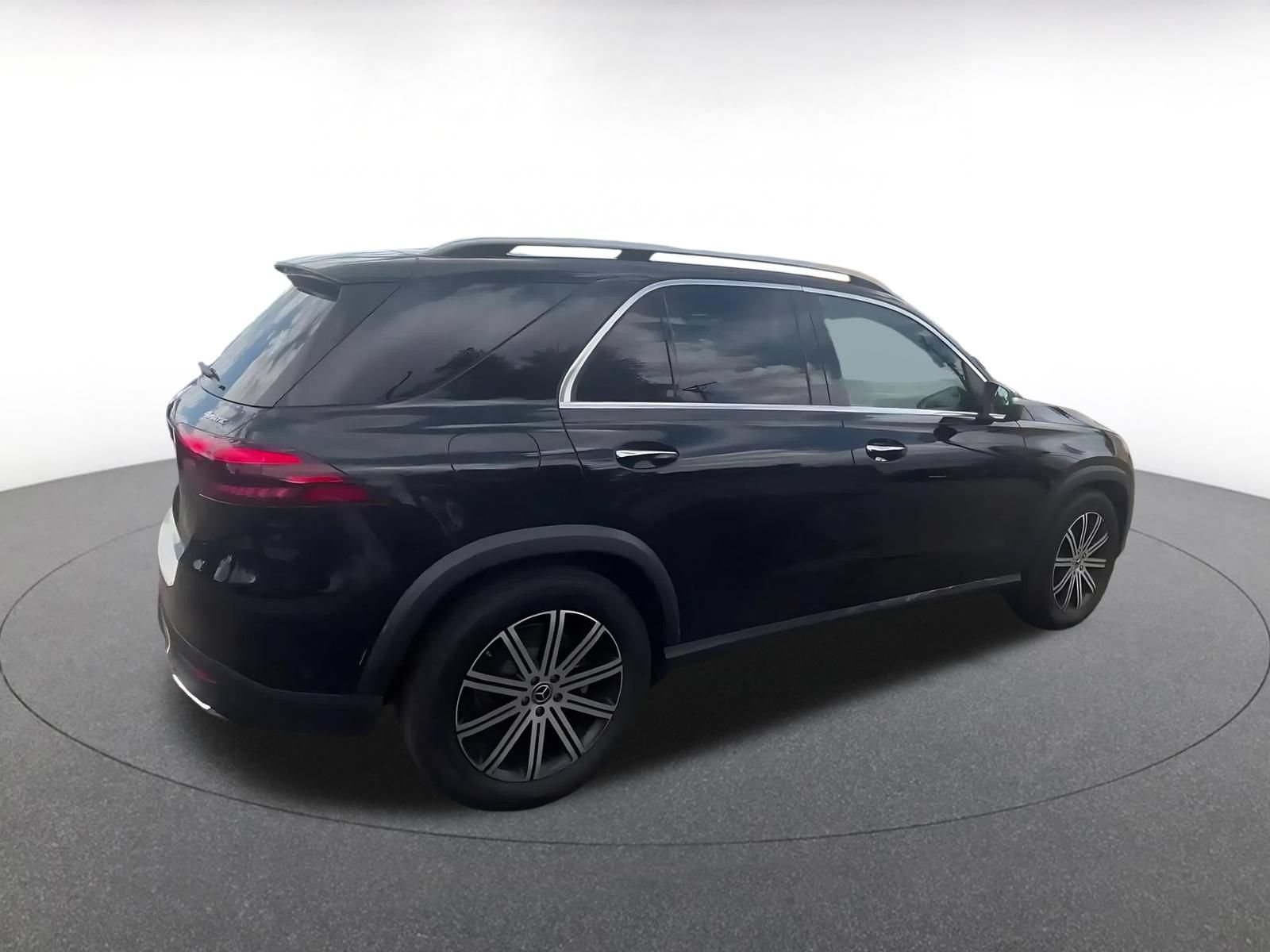 Thumbnail: 2026 Mercedes-Benz GLE - 14