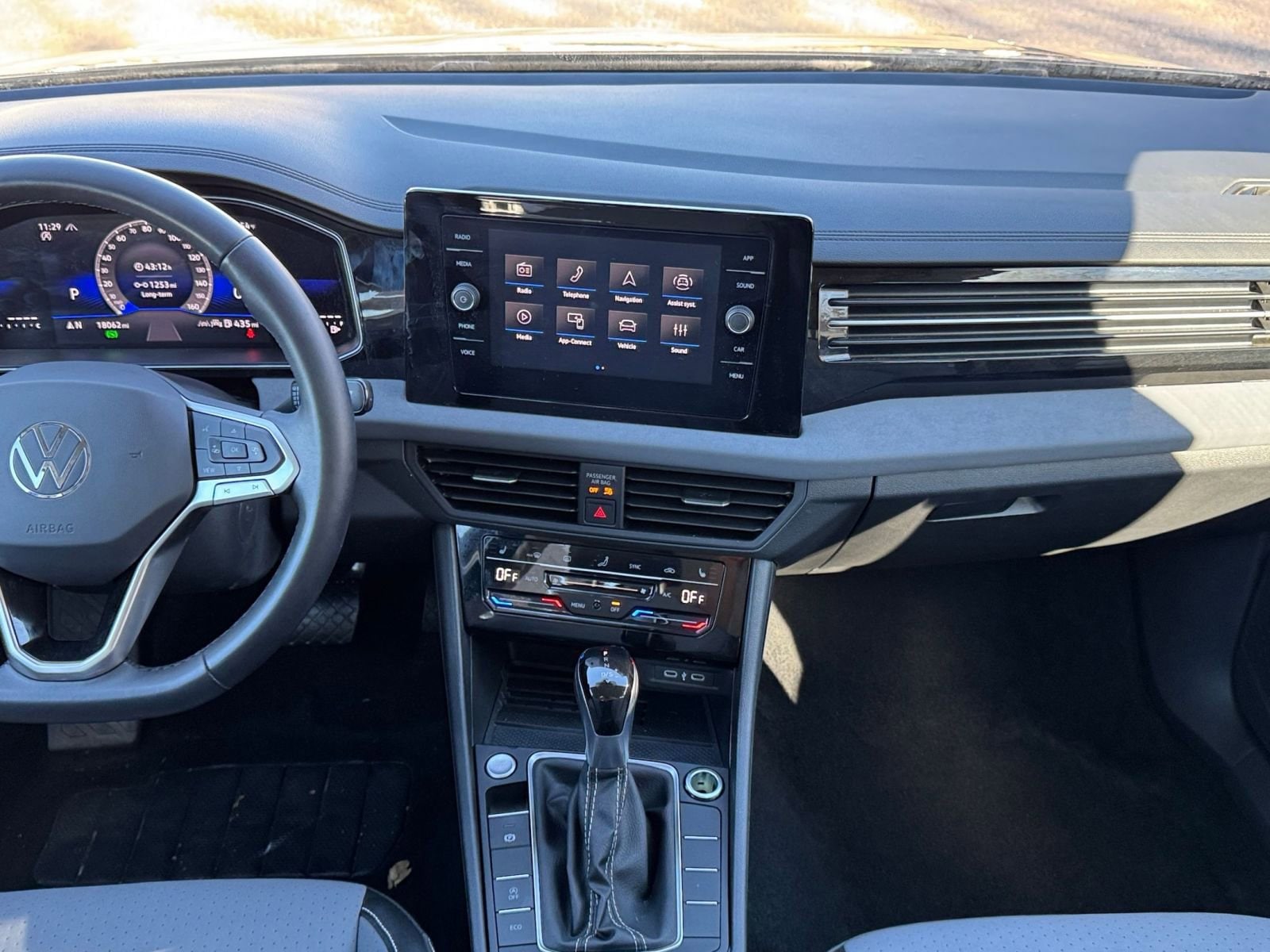 Thumbnail: 2025 Volkswagen Jetta - 21