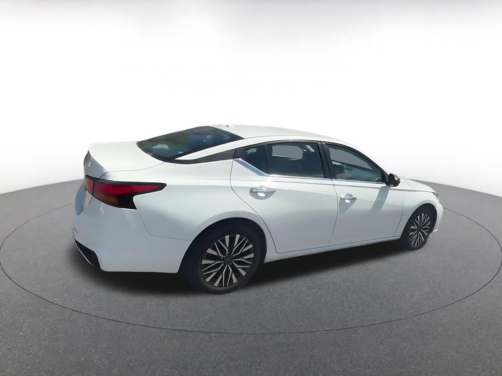 Thumbnail: 2025 Nissan Altima - 14