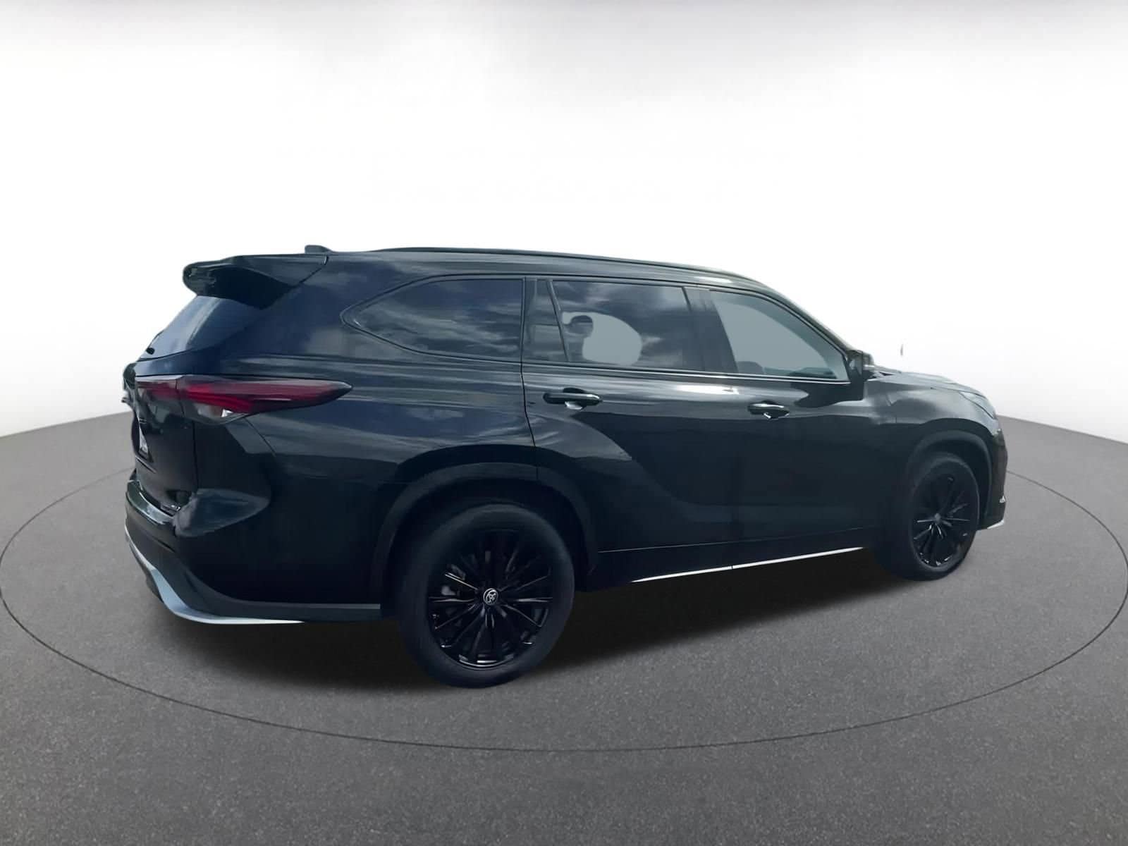 2024 Toyota Highlander XSE 13