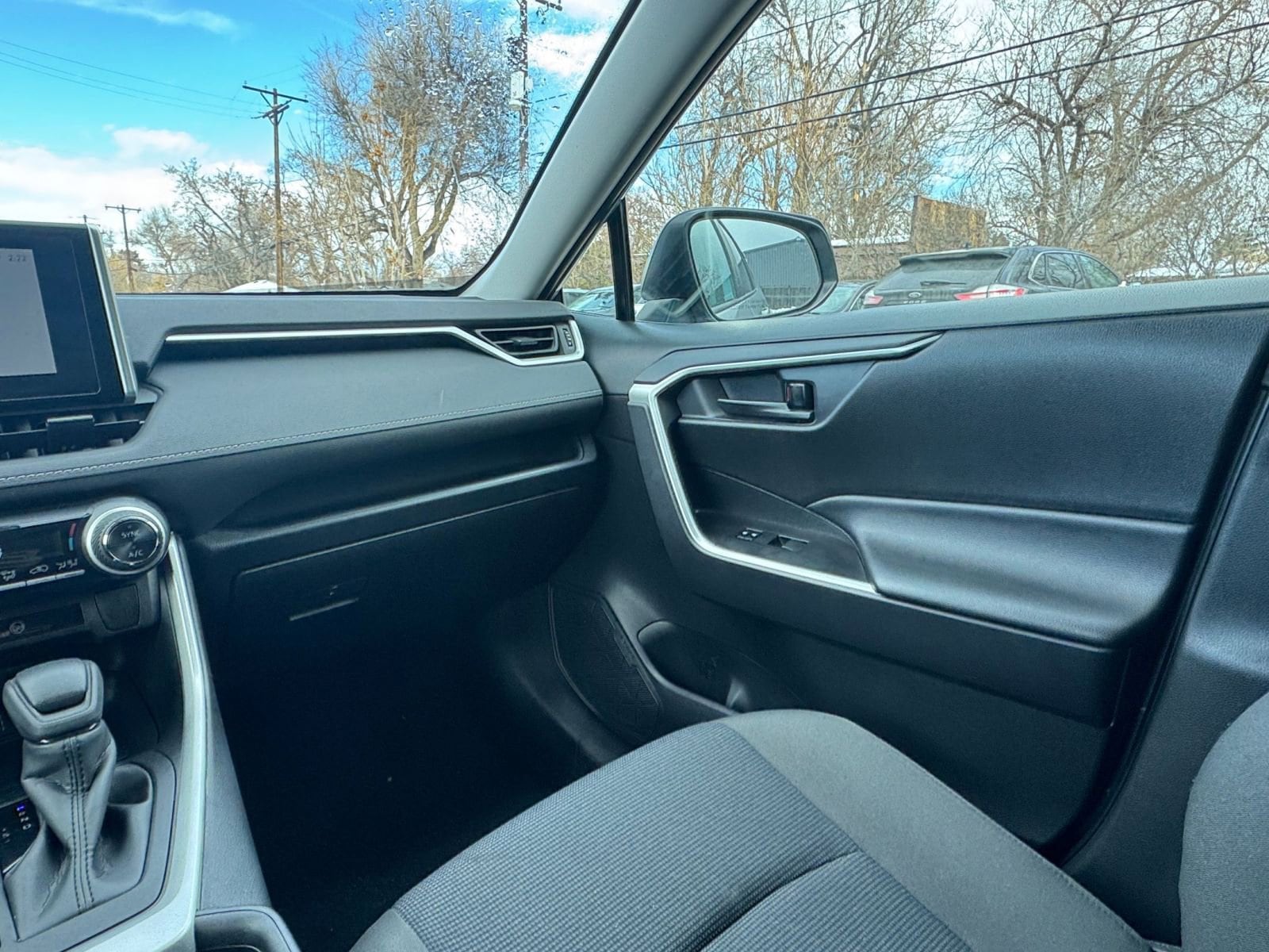 Thumbnail: 2025 Toyota RAV4 - 34