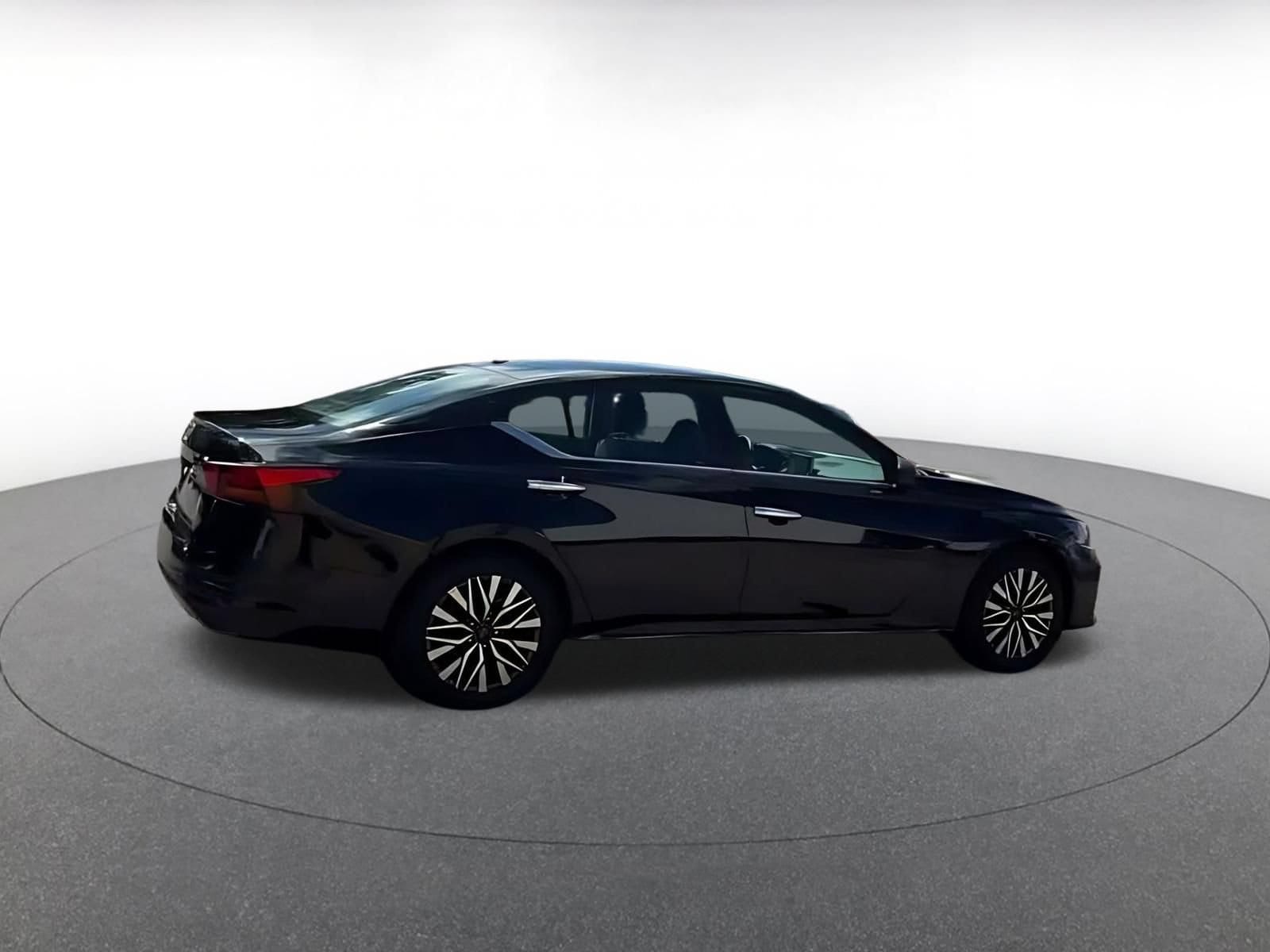 Thumbnail: 2025 Nissan Altima - 8