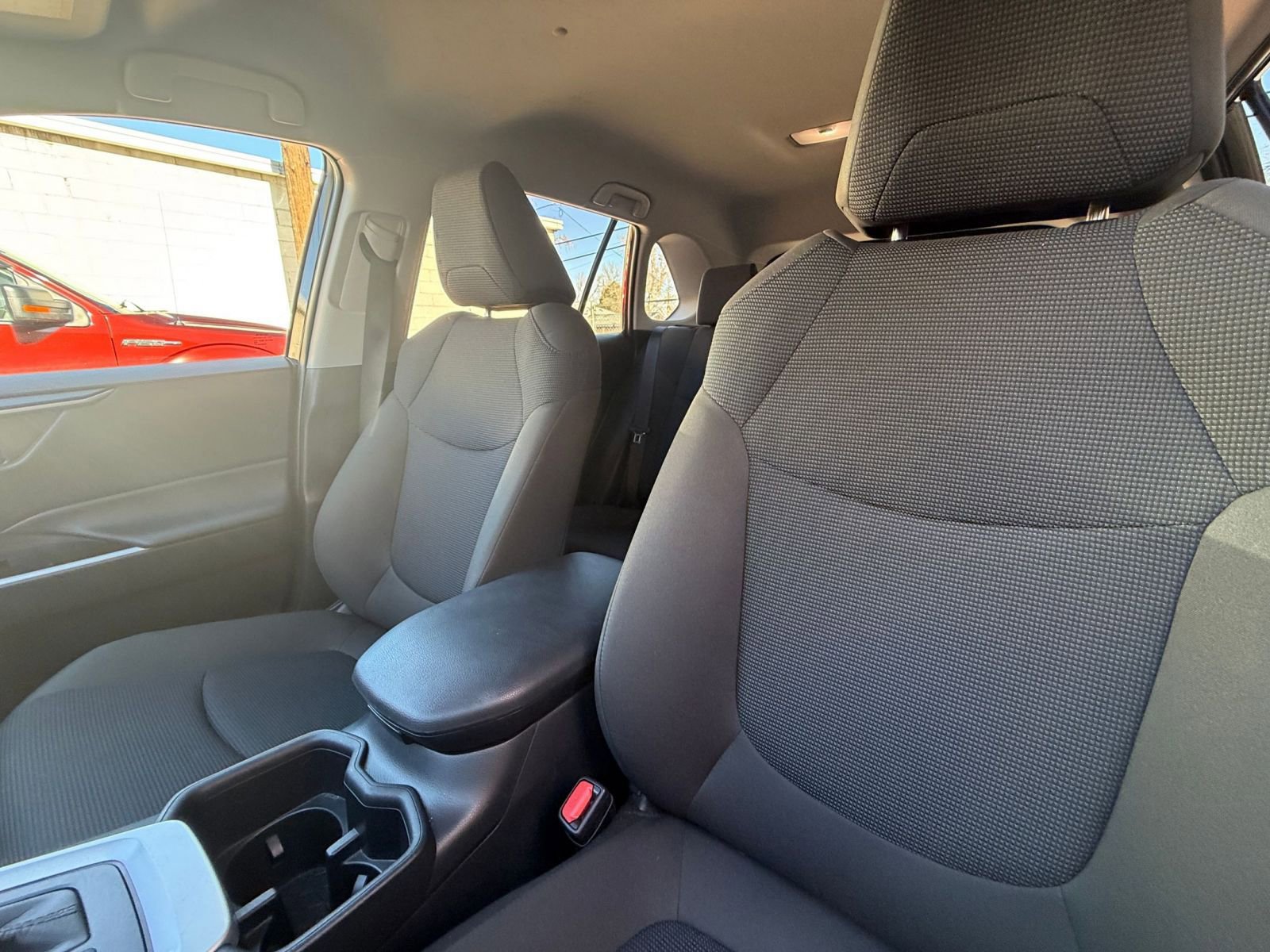 Thumbnail: 2025 Toyota RAV4 - 35