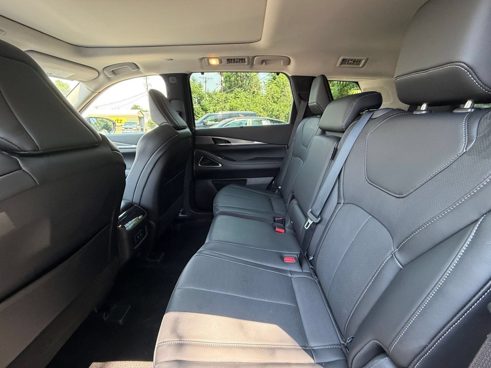 Thumbnail: 2026 INFINITI QX60 - 28