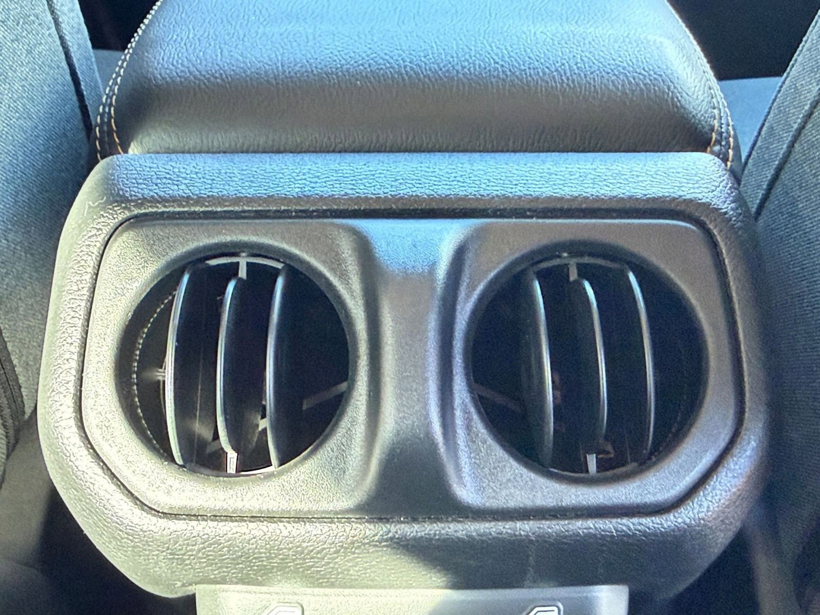 Thumbnail: 2025 Jeep Wrangler - 23