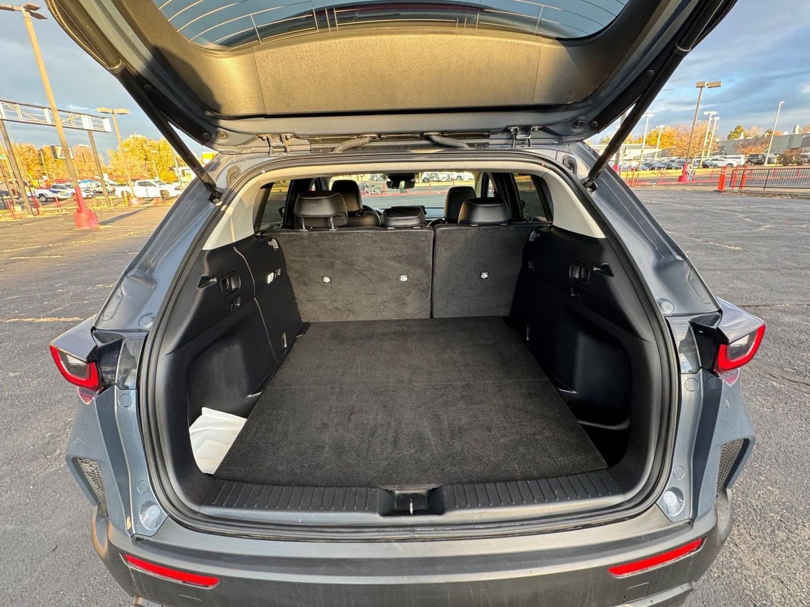 Thumbnail: 2025 Mazda CX-50 - 31