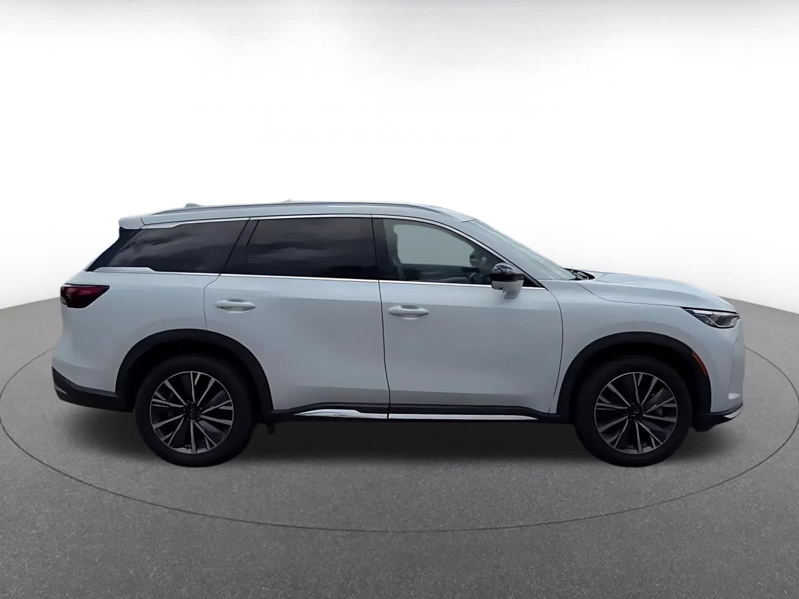Thumbnail: 2026 INFINITI QX60 - 14