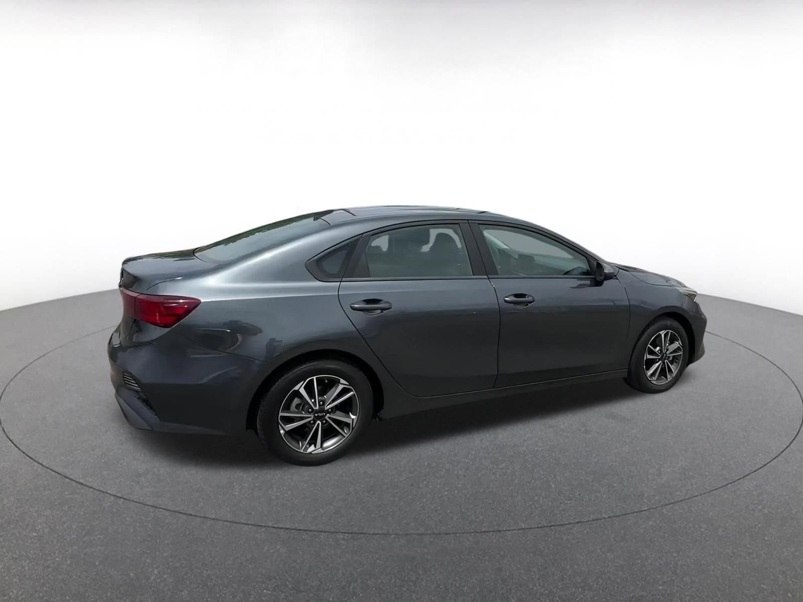 Thumbnail: 2024 Kia Forte - 15