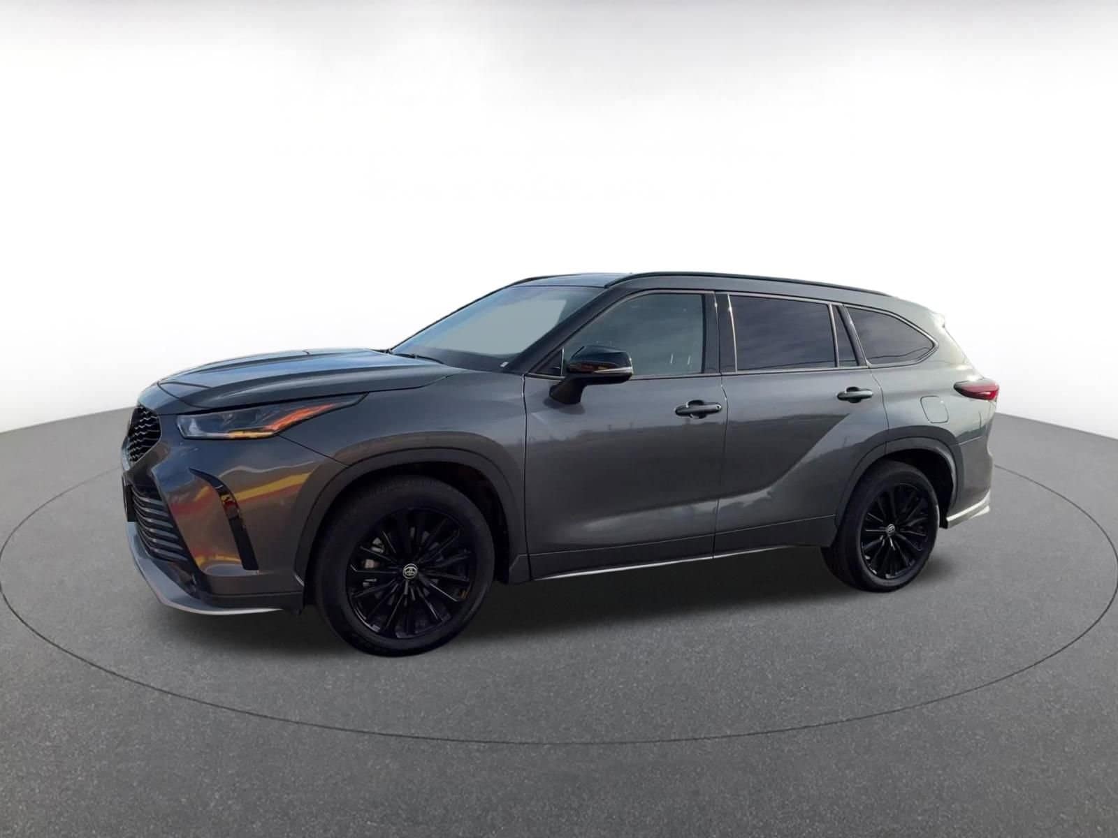 Thumbnail: 2025 Toyota Highlander - 8