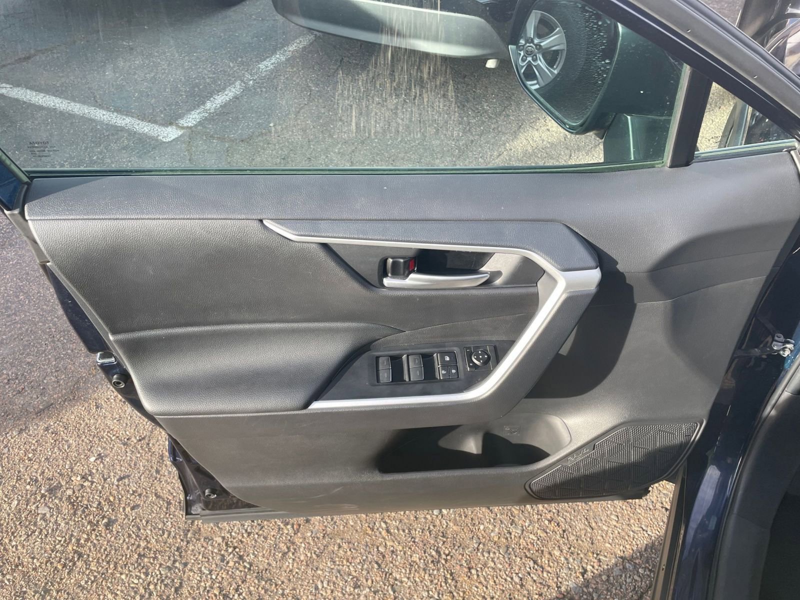 Thumbnail: 2025 Toyota RAV4 - 20