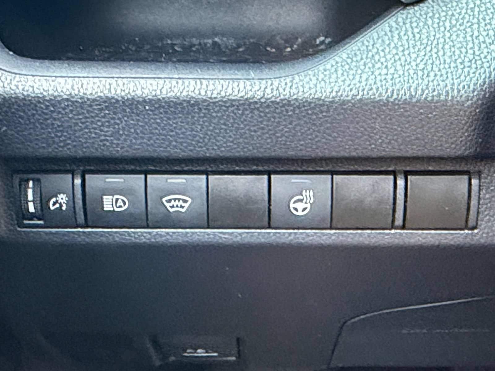Thumbnail: 2024 Toyota RAV4 - 33