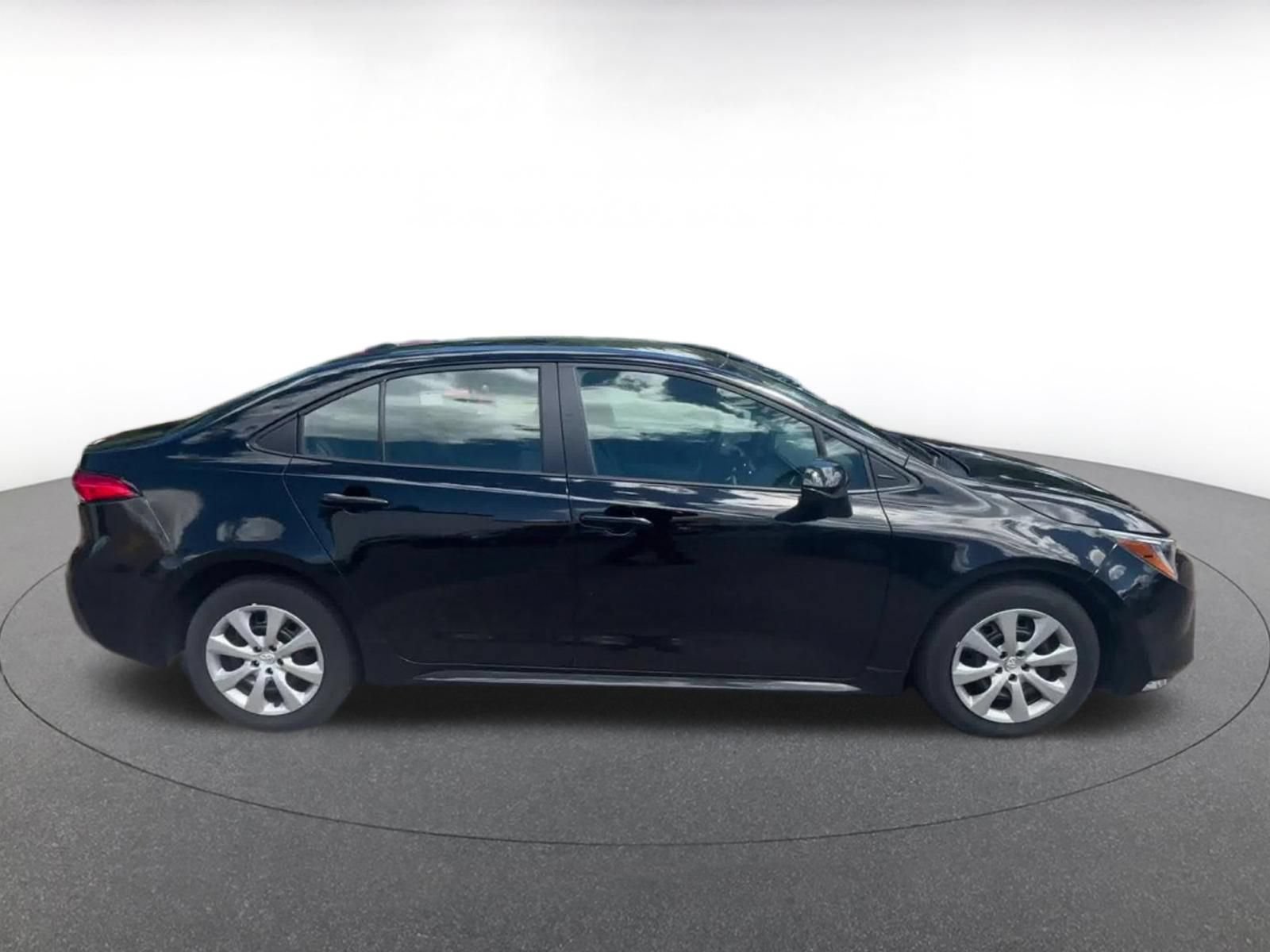 Thumbnail: 2025 Toyota Corolla - 16