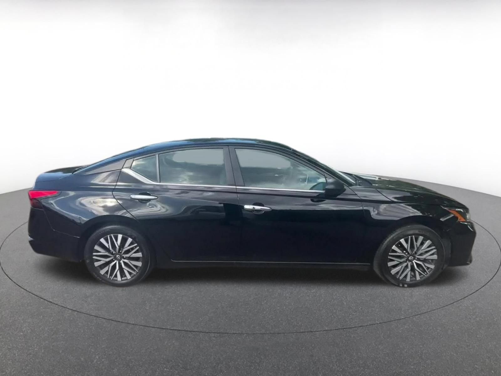 Thumbnail: 2025 Nissan Altima - 16