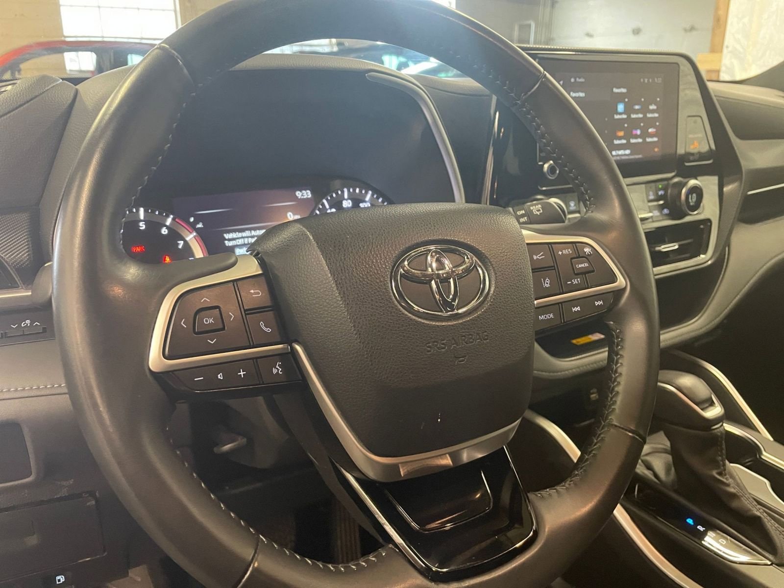 2024 Toyota Highlander XSE 27
