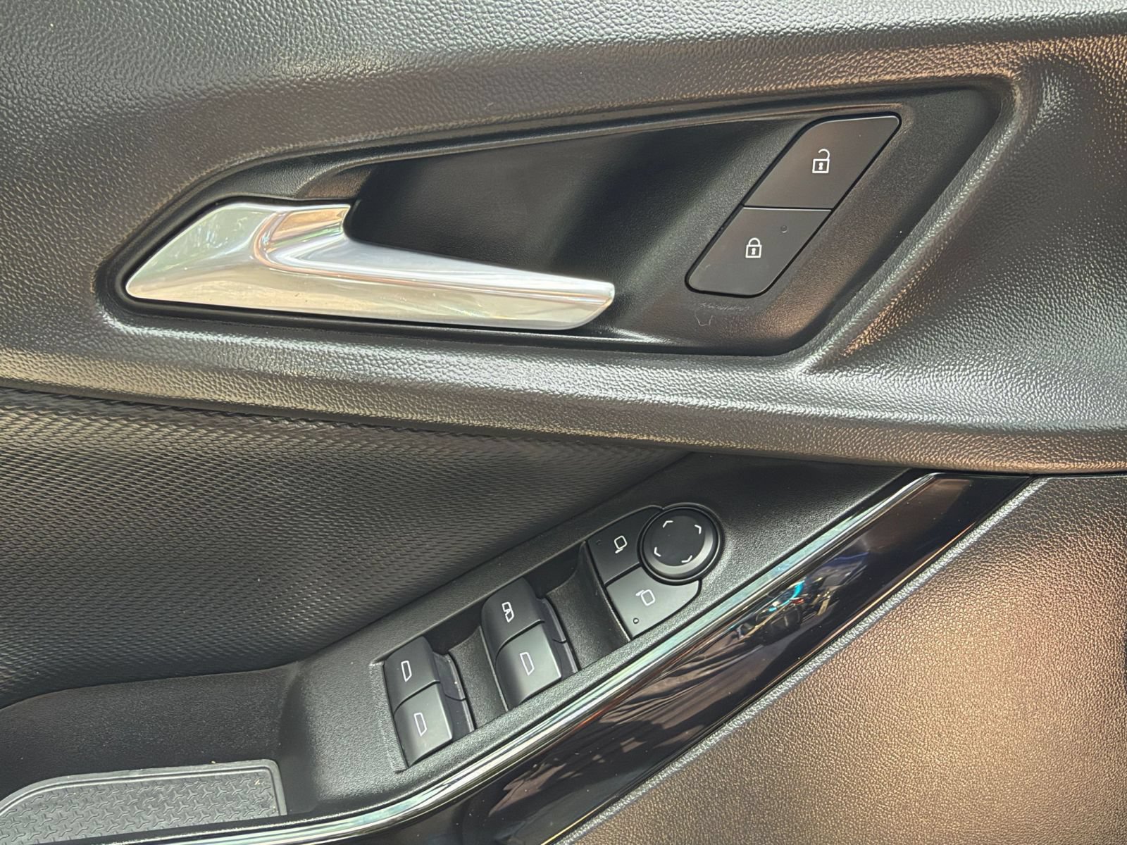 Thumbnail: 2025 Chevrolet Equinox - 15