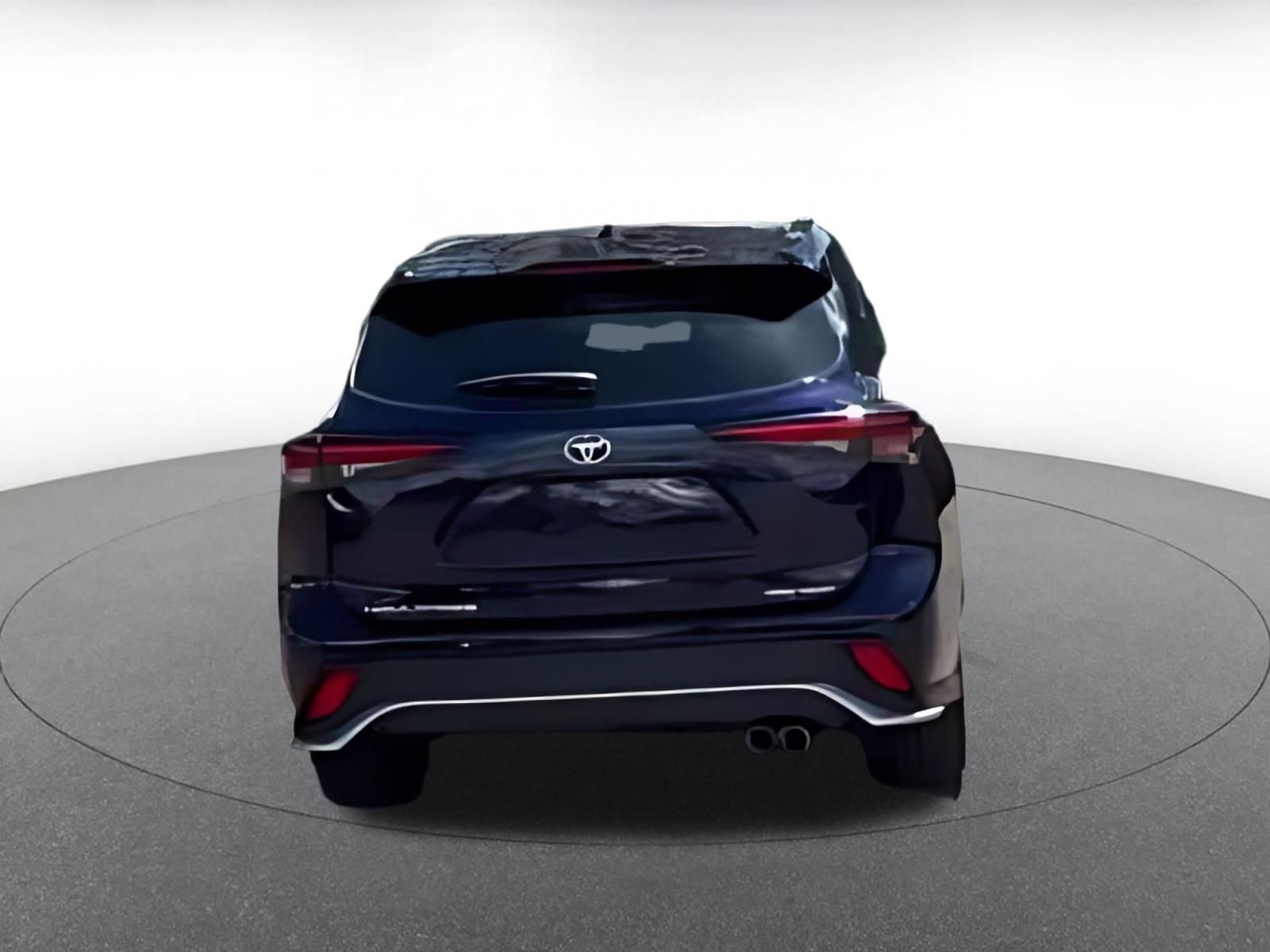Thumbnail: 2025 Toyota Highlander - 16