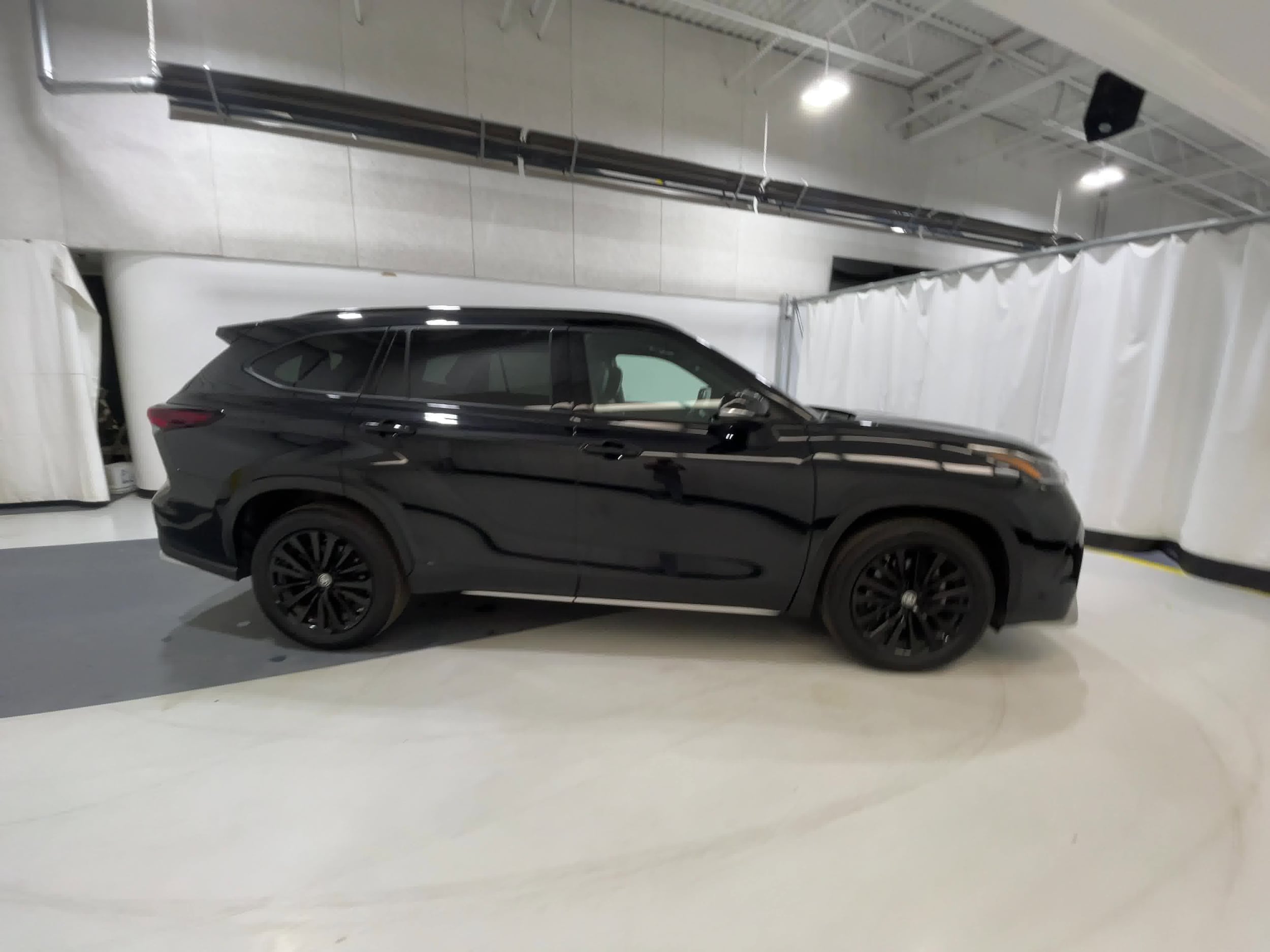 2024 Toyota Highlander XSE 16