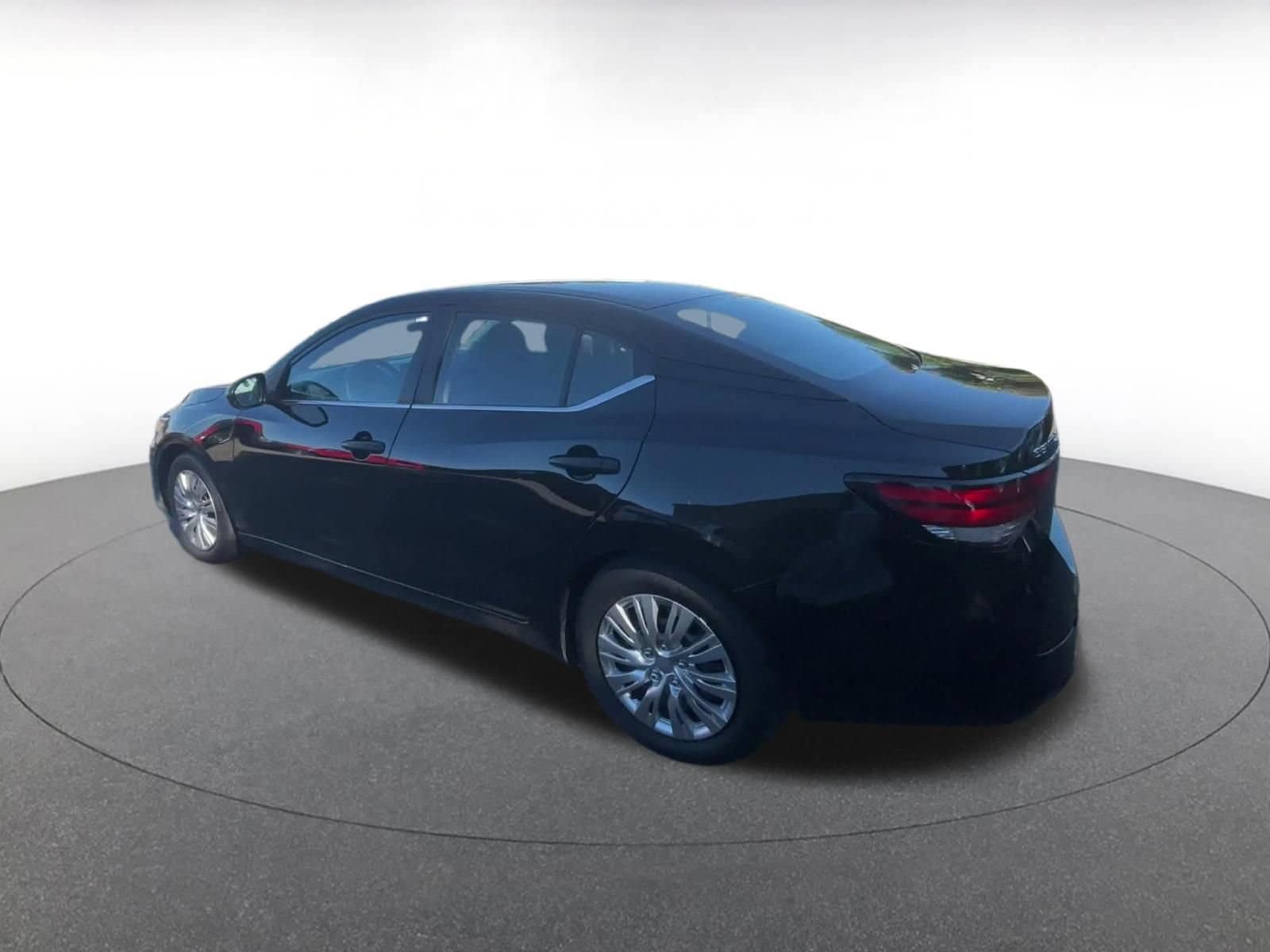 Thumbnail: 2025 Nissan Sentra - 9