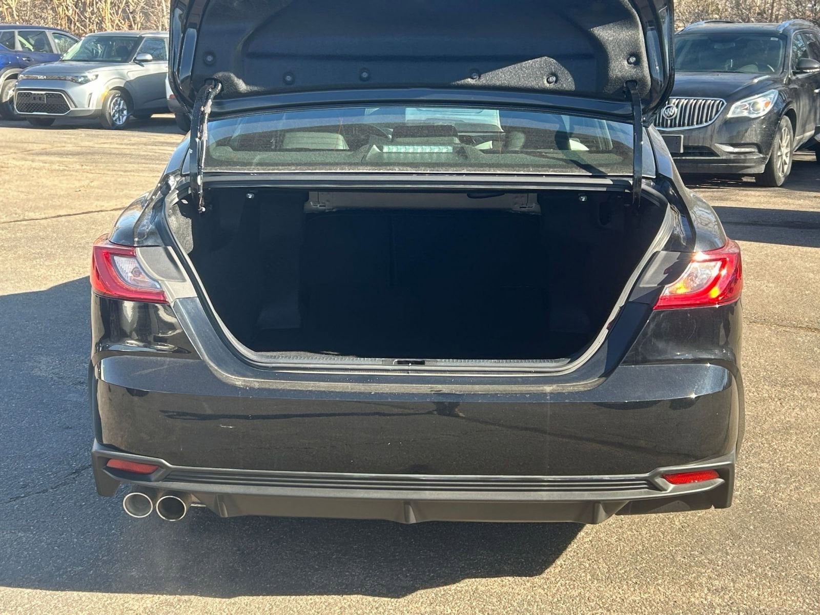 Thumbnail: 2025 Toyota Camry - 31