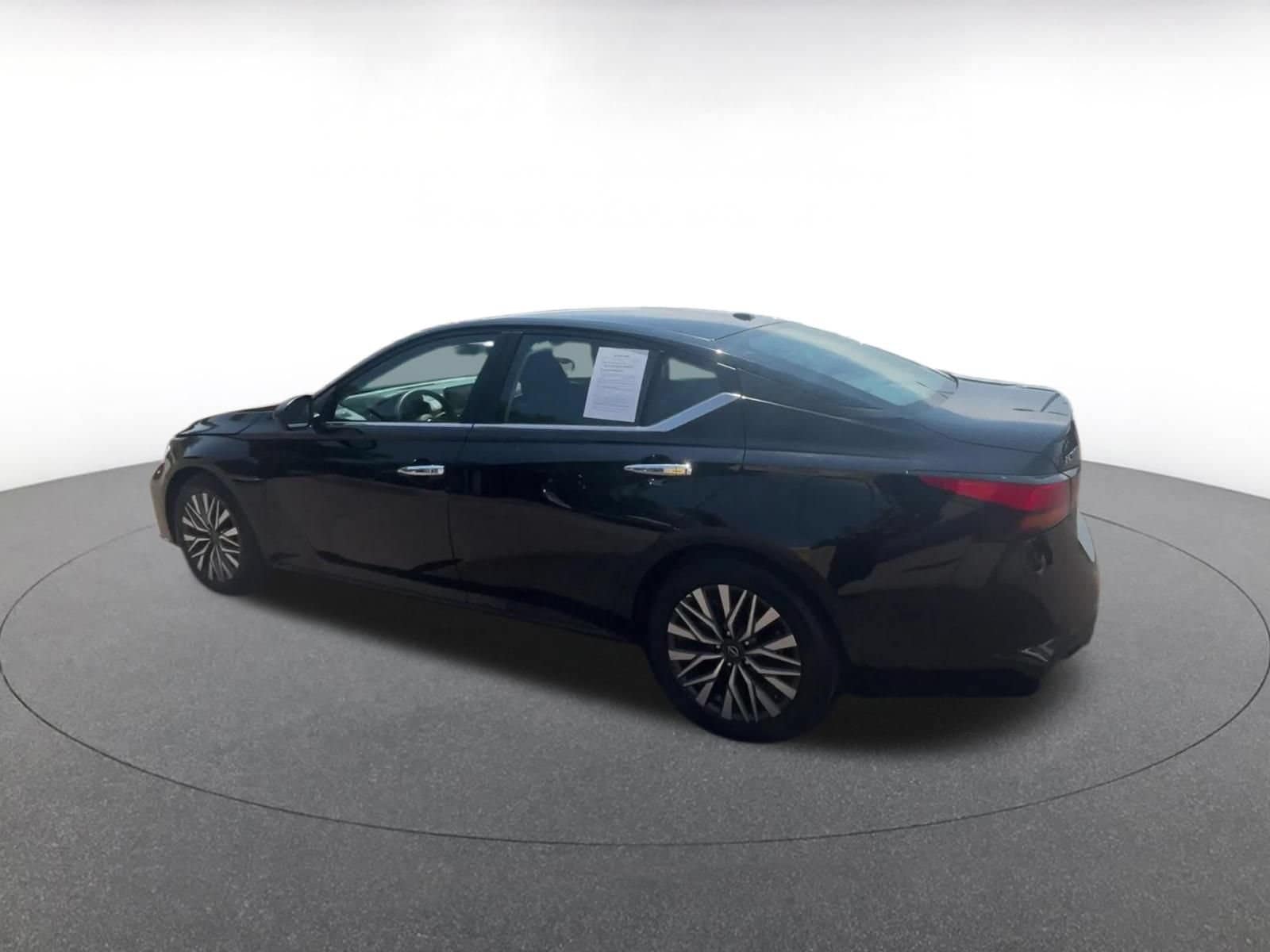 Thumbnail: 2025 Nissan Altima - 10
