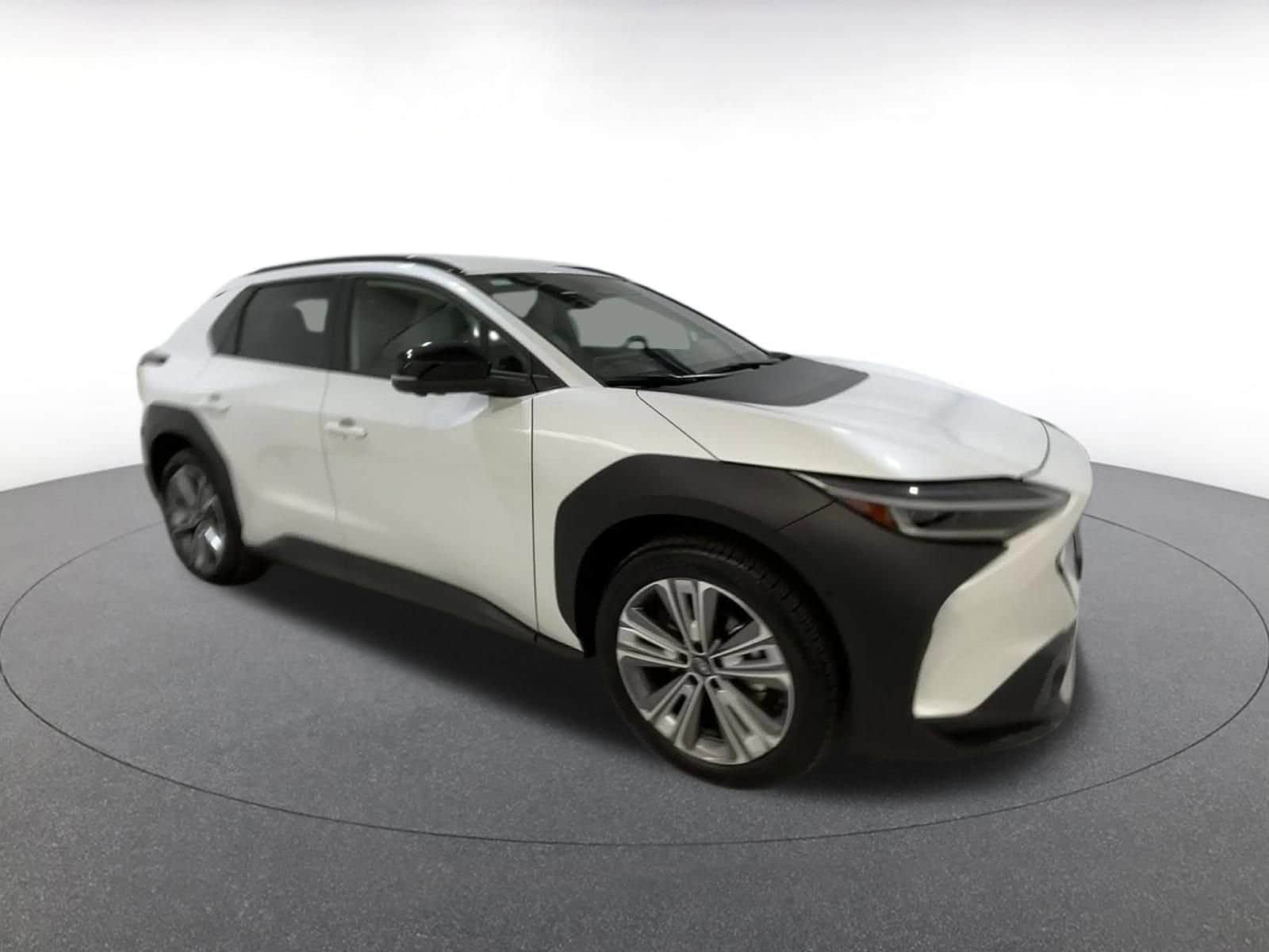 Thumbnail: 2023 Subaru Solterra - 2