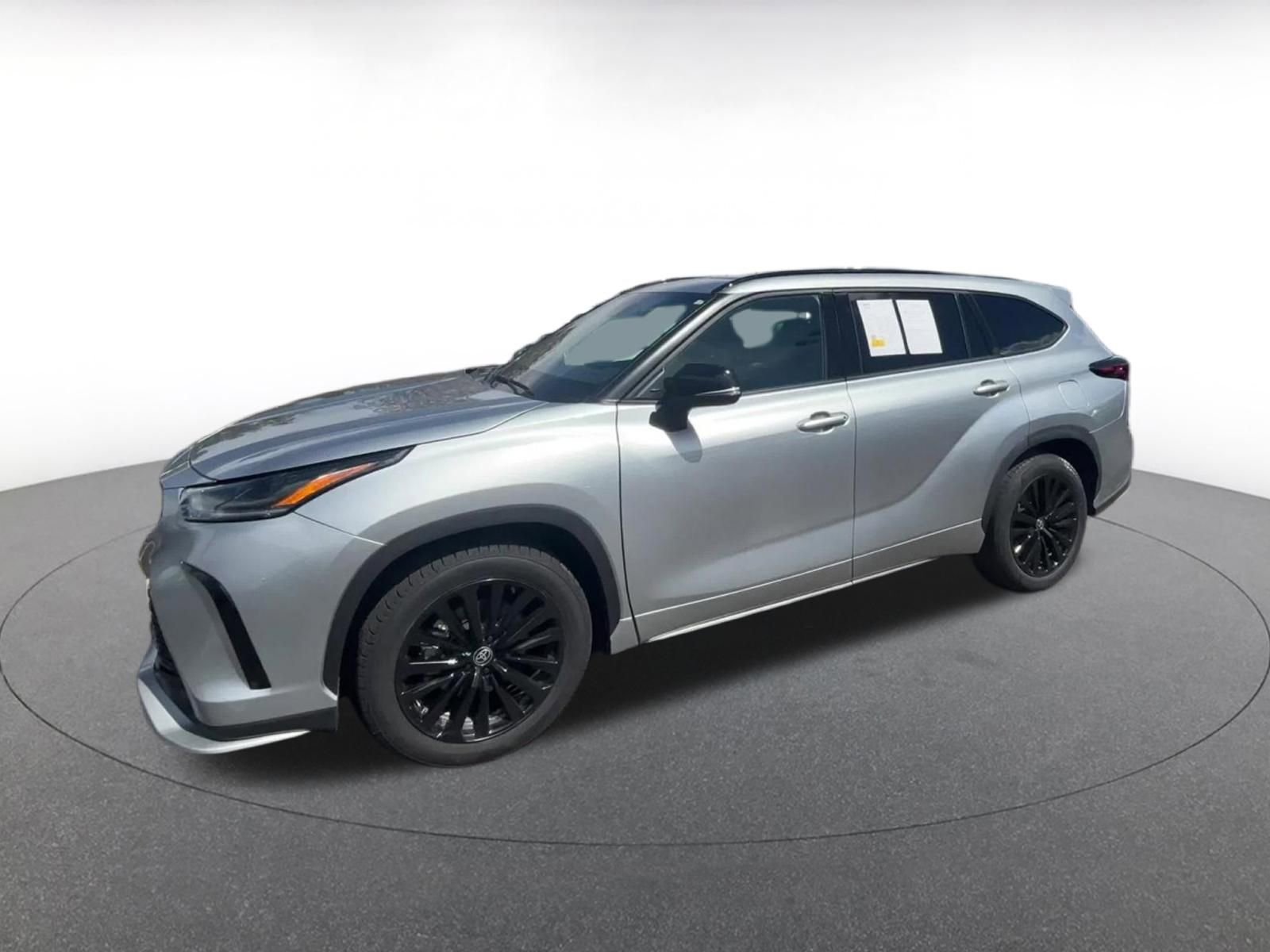 Thumbnail: 2025 Toyota Highlander - 8