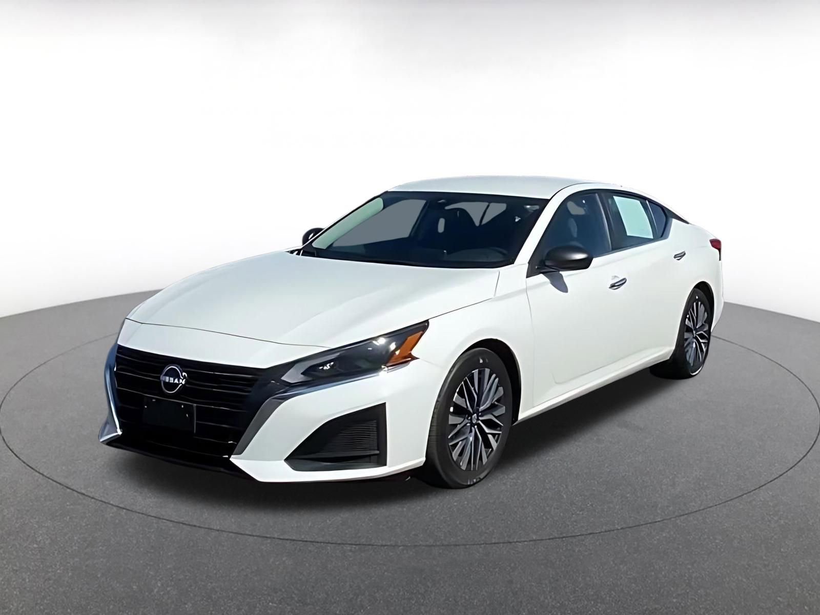 Thumbnail: 2025 Nissan Altima - 3