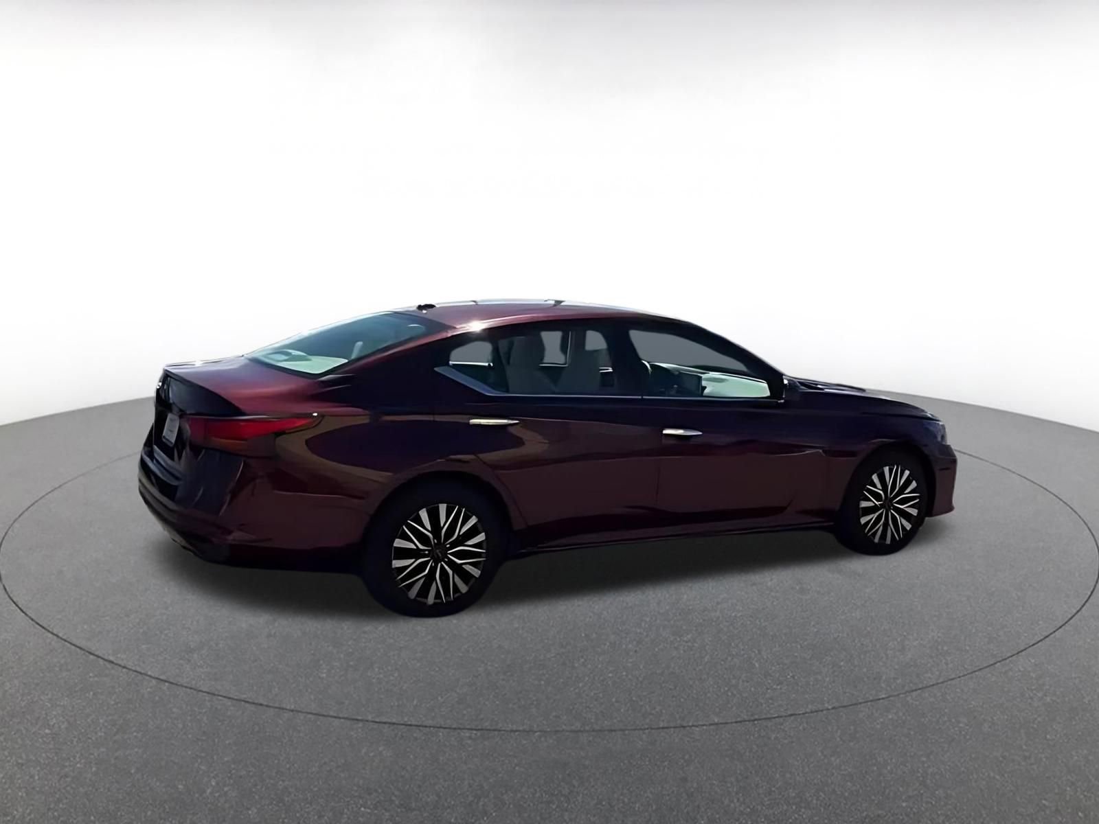 Thumbnail: 2025 Nissan Altima - 9