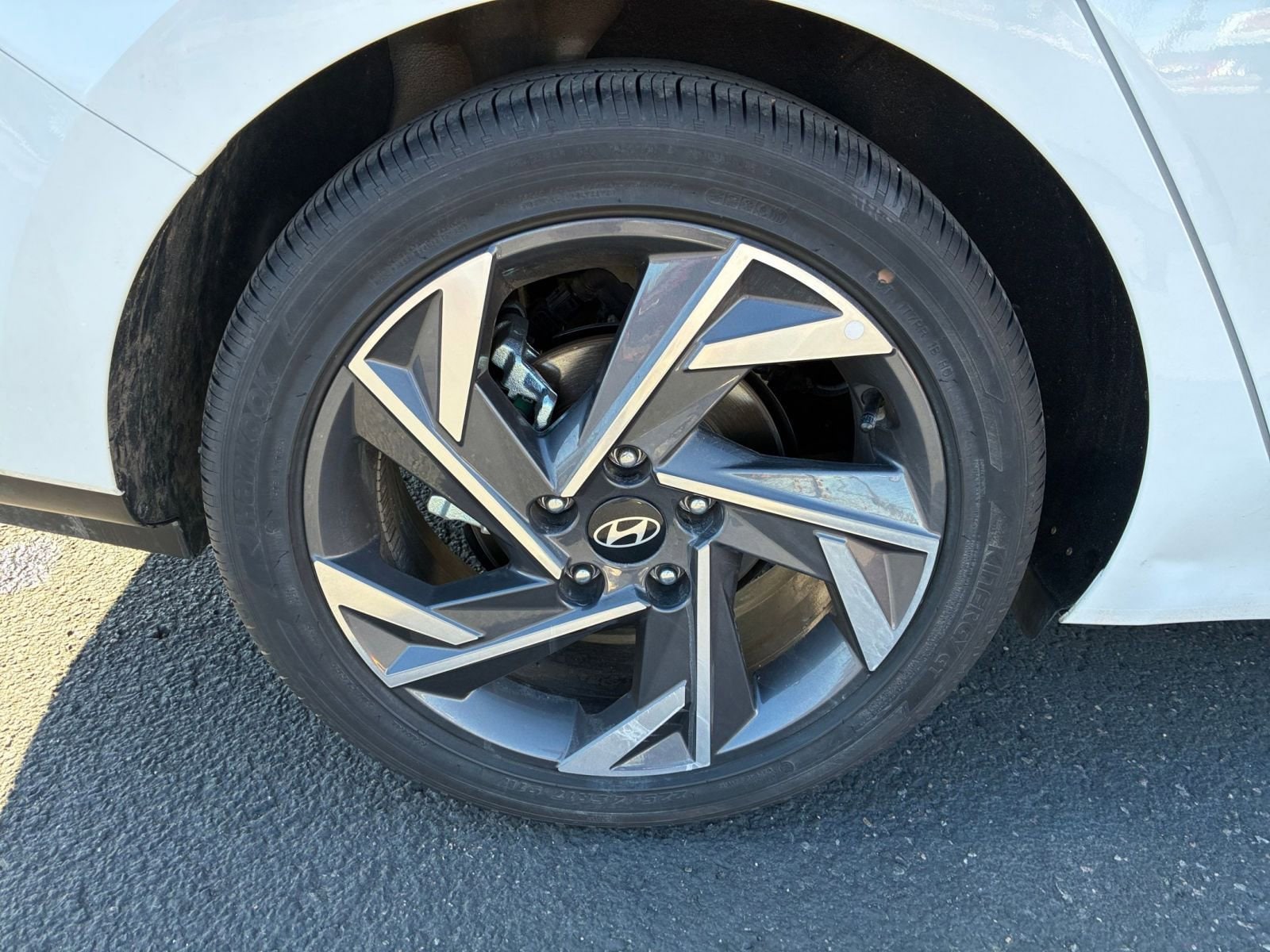 Thumbnail: 2025 Hyundai Elantra - 25