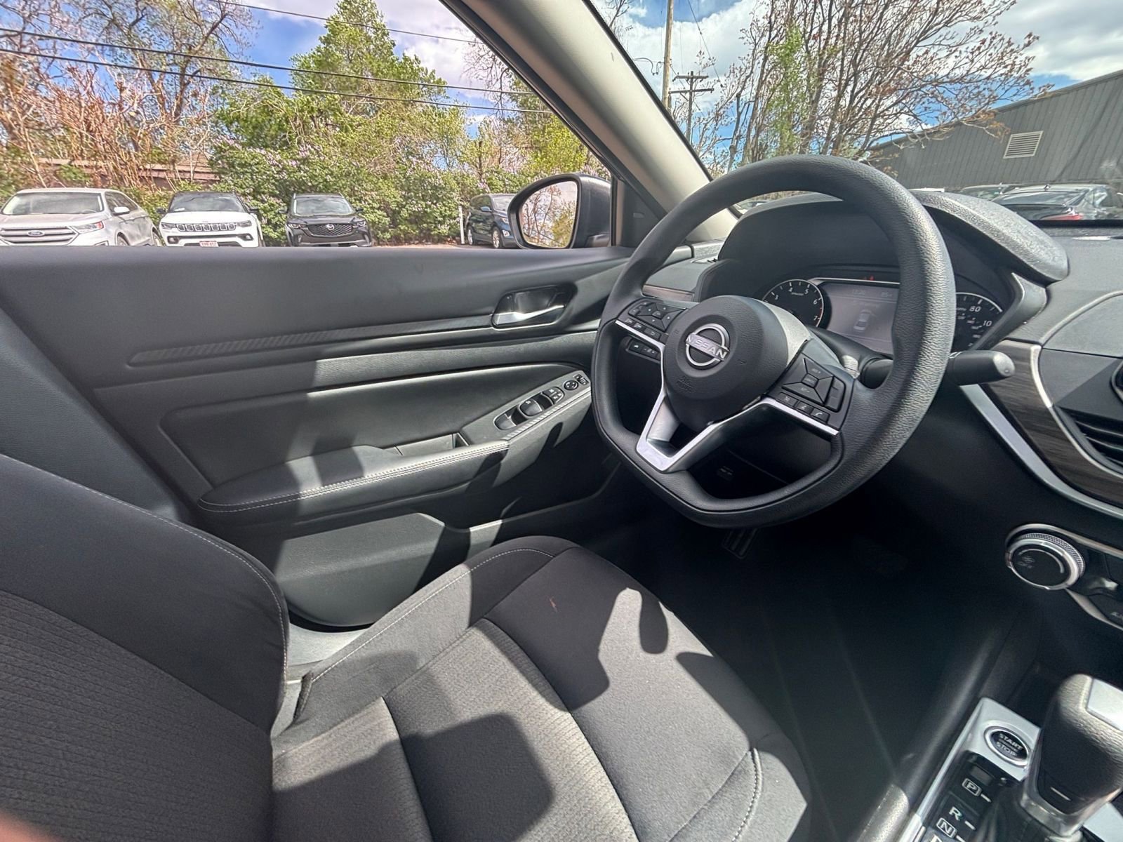 Thumbnail: 2025 Nissan Altima - 32