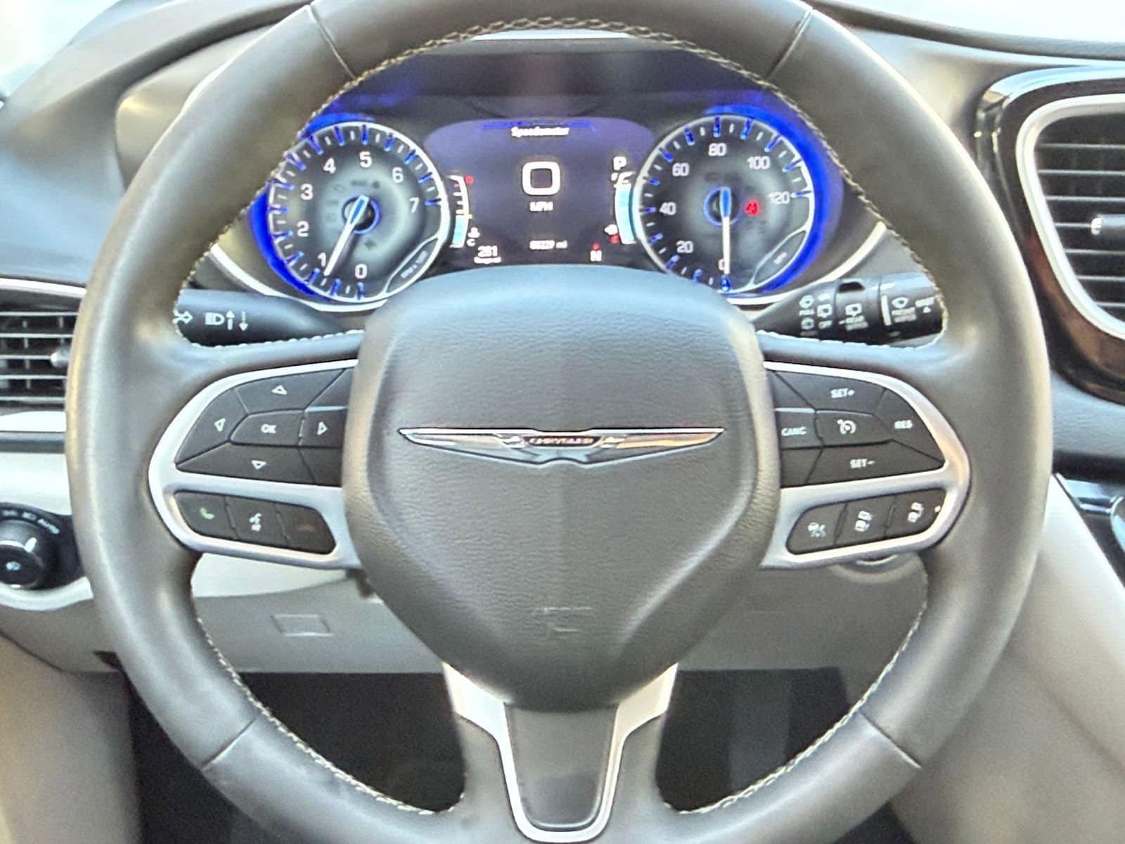 Thumbnail: 2023 Chrysler Pacifica - 28