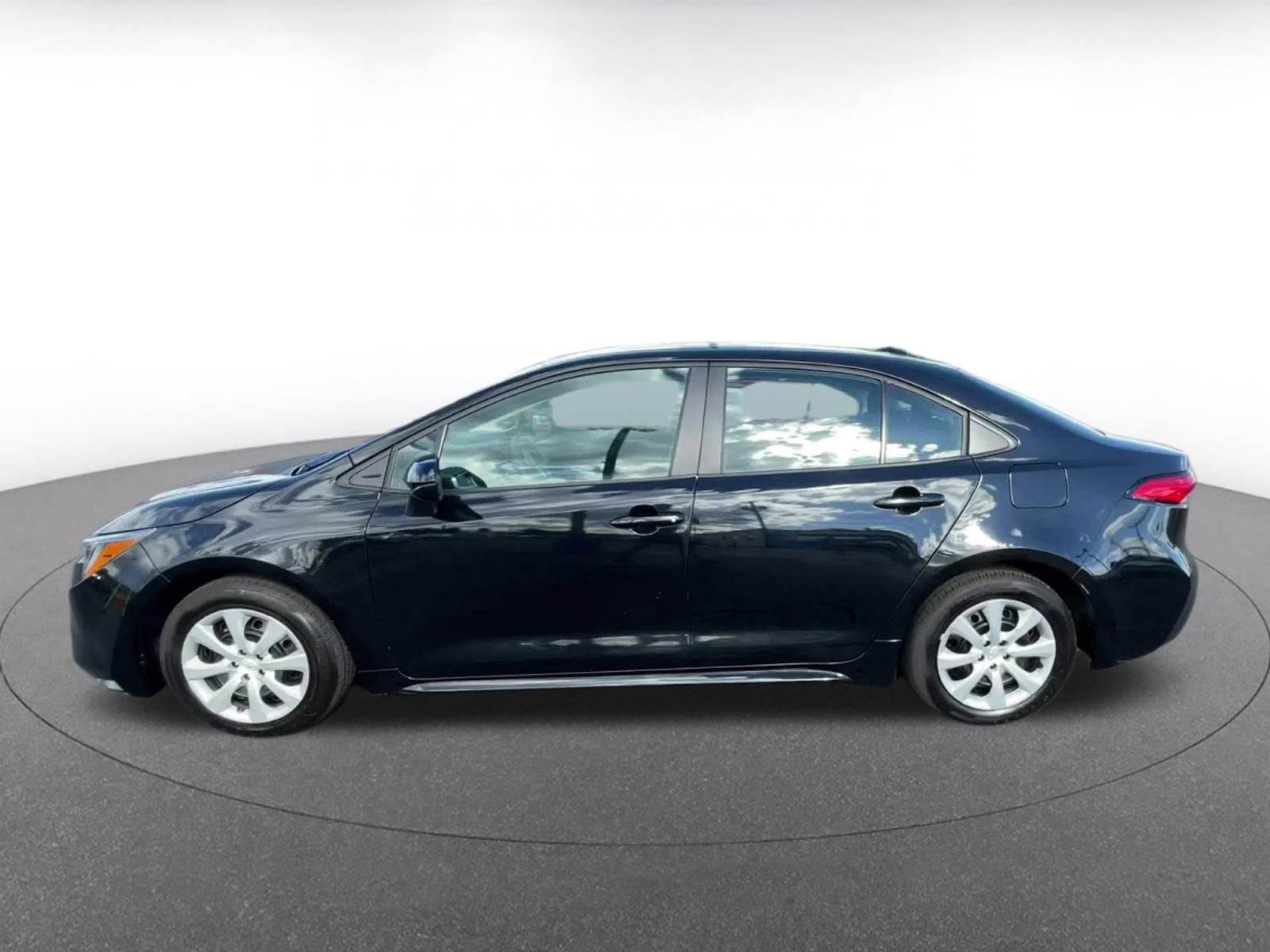 Thumbnail: 2024 Toyota Corolla - 9