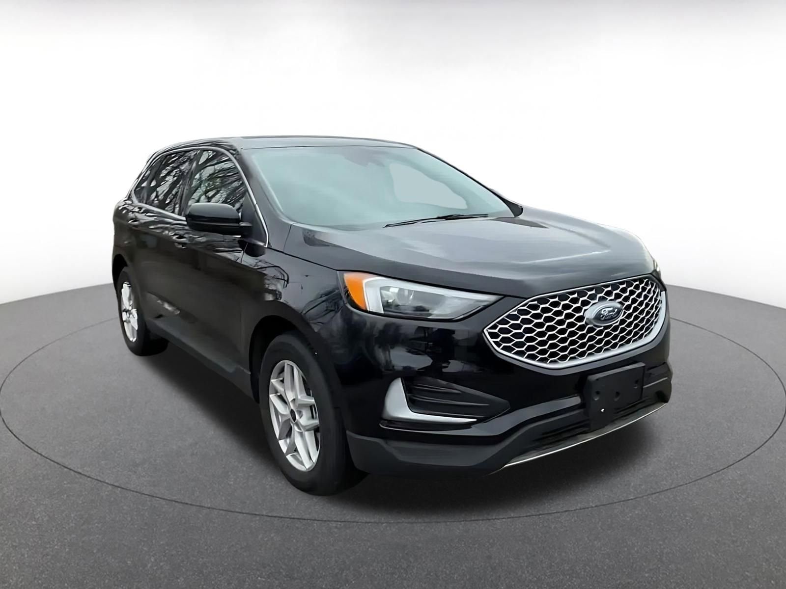 Thumbnail: 2024 Ford Edge - 3