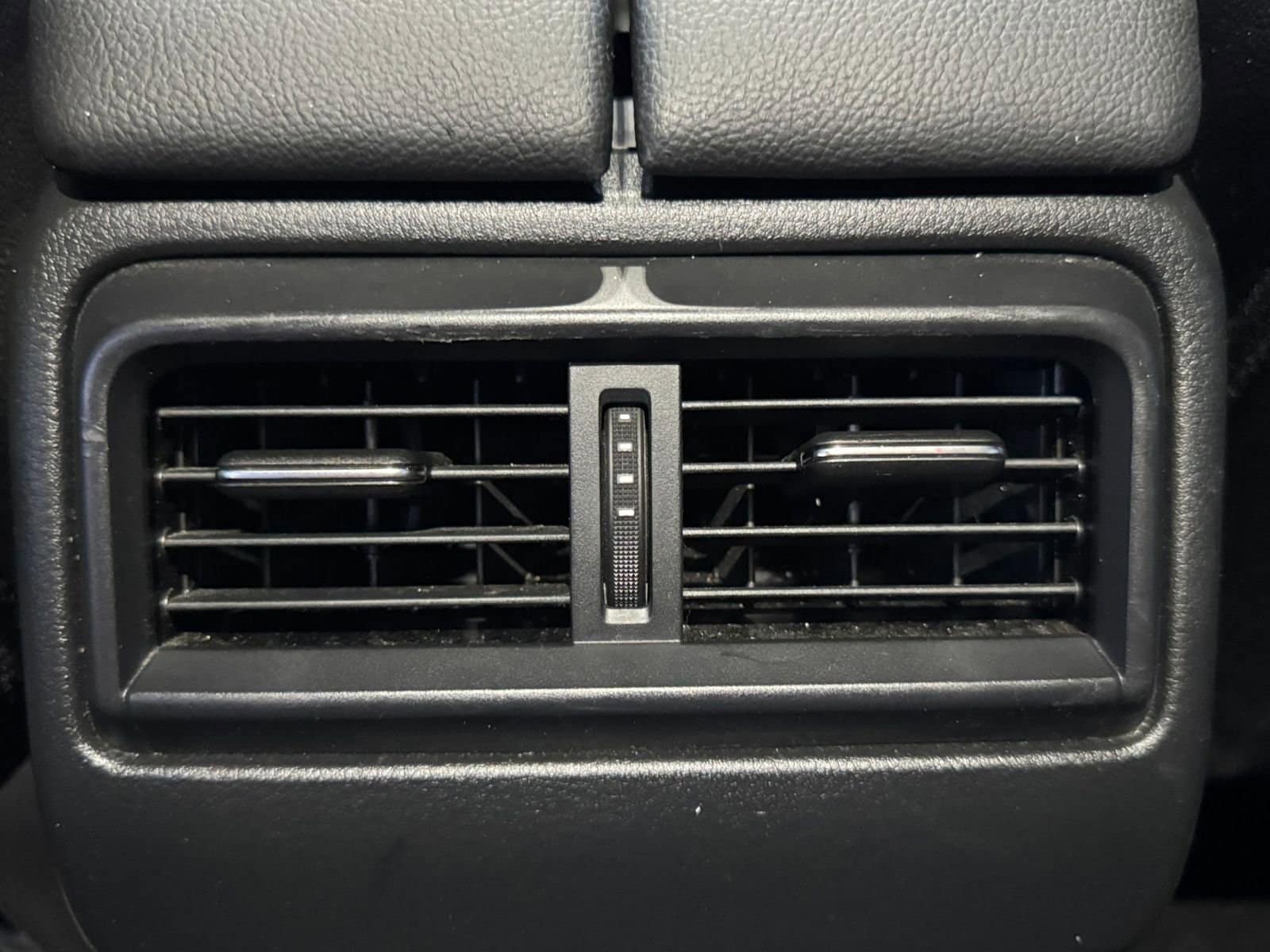 Thumbnail: 2025 Mazda CX-50 - 23