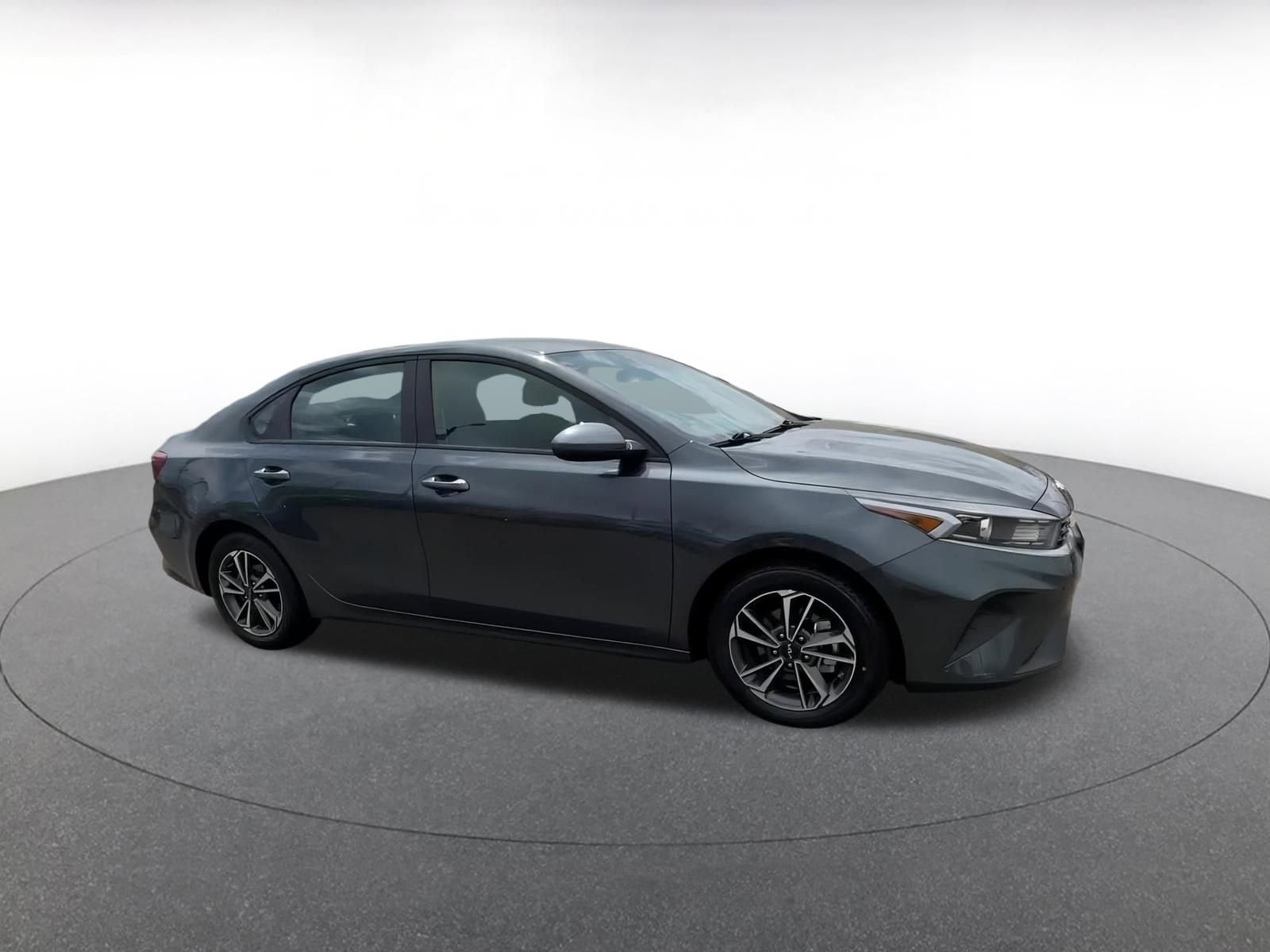 2024 Kia Forte LXS 2
