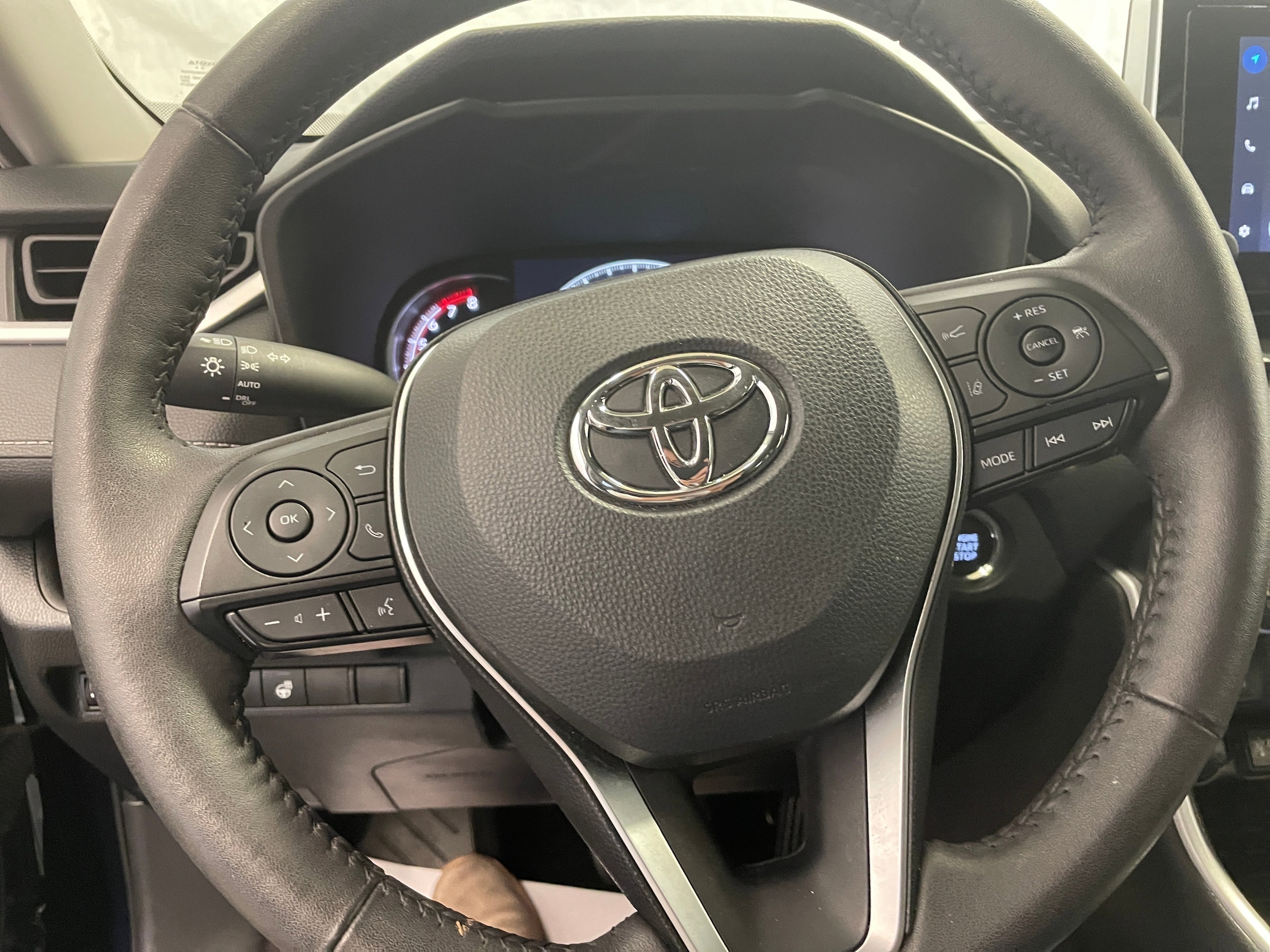 2024 Toyota RAV4 XLE 28