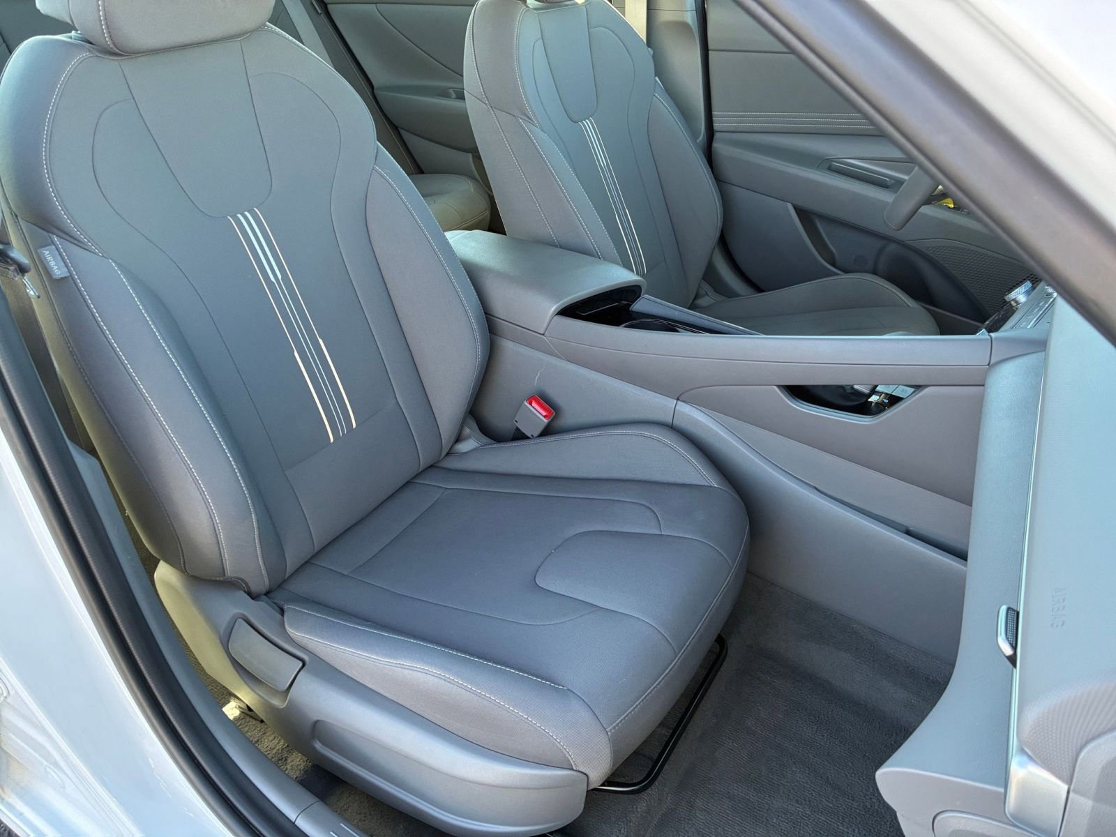 Thumbnail: 2025 Hyundai Elantra - 32