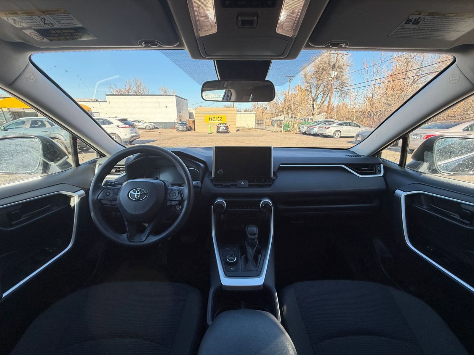 Thumbnail: 2025 Toyota RAV4 - 32