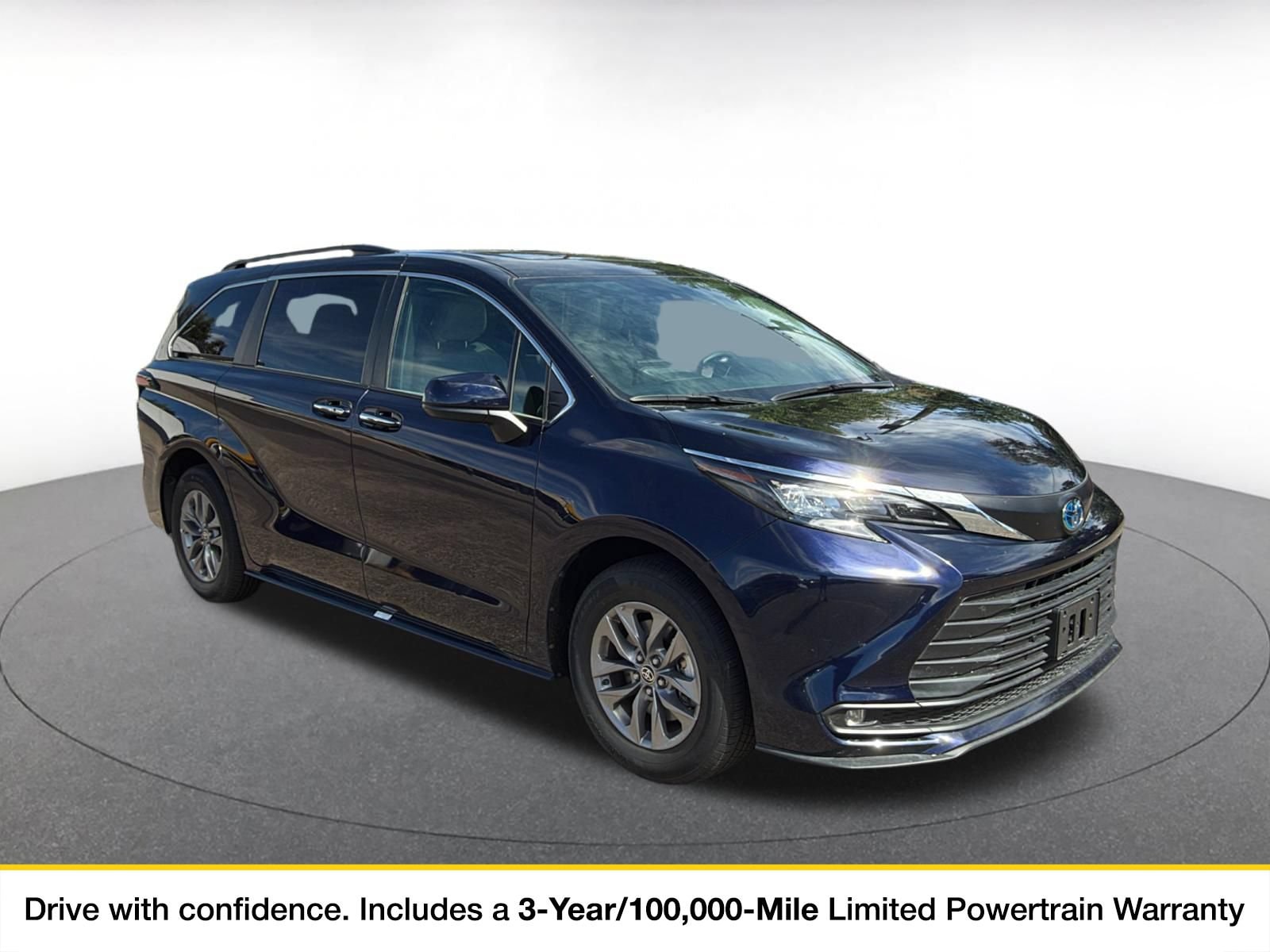 Thumbnail: 2025 Toyota Sienna - 1