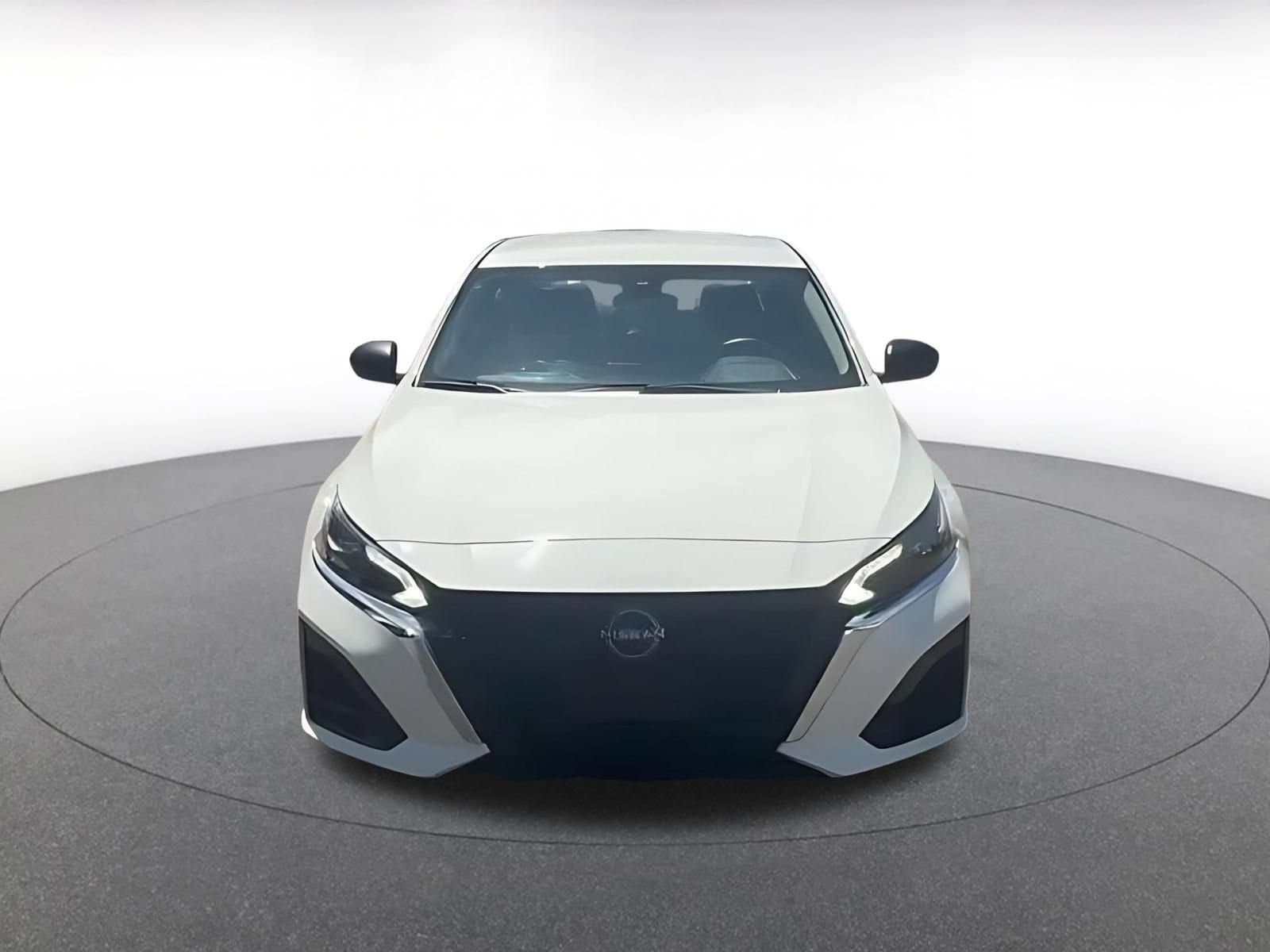 Thumbnail: 2025 Nissan Altima - 4