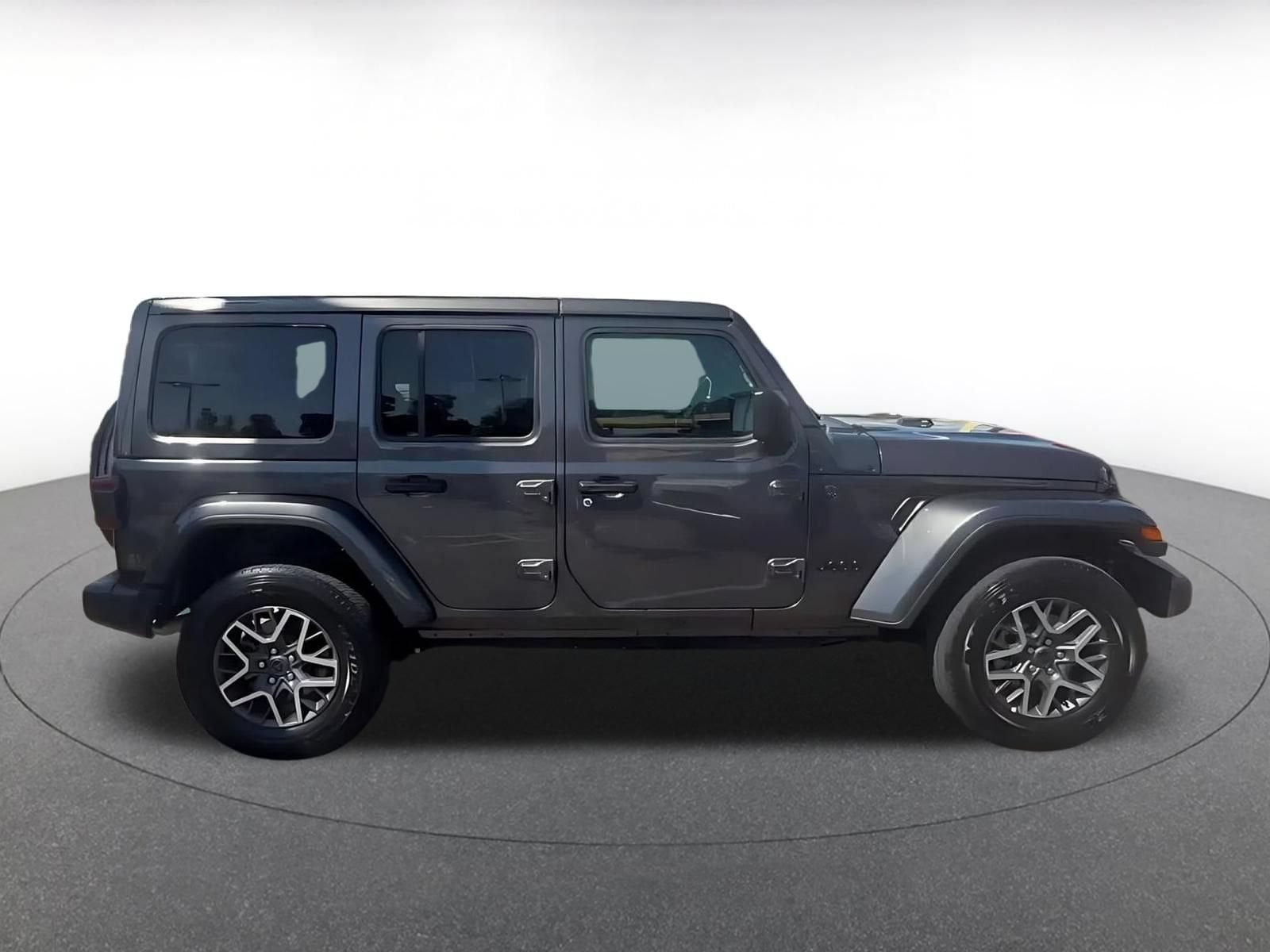 Thumbnail: 2025 Jeep Wrangler - 14