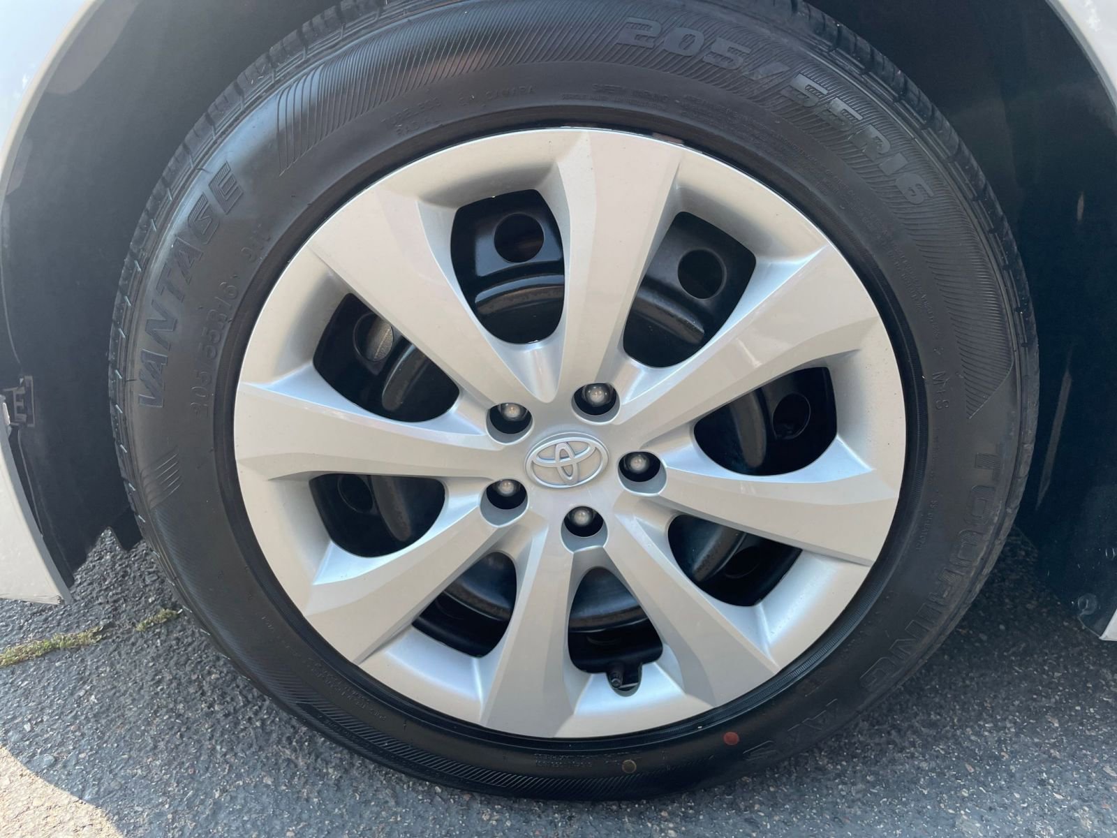 Thumbnail: 2024 Toyota Corolla - 30