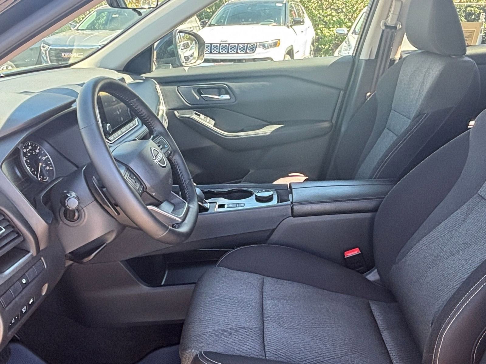 Thumbnail: 2025 Nissan Rogue - 25