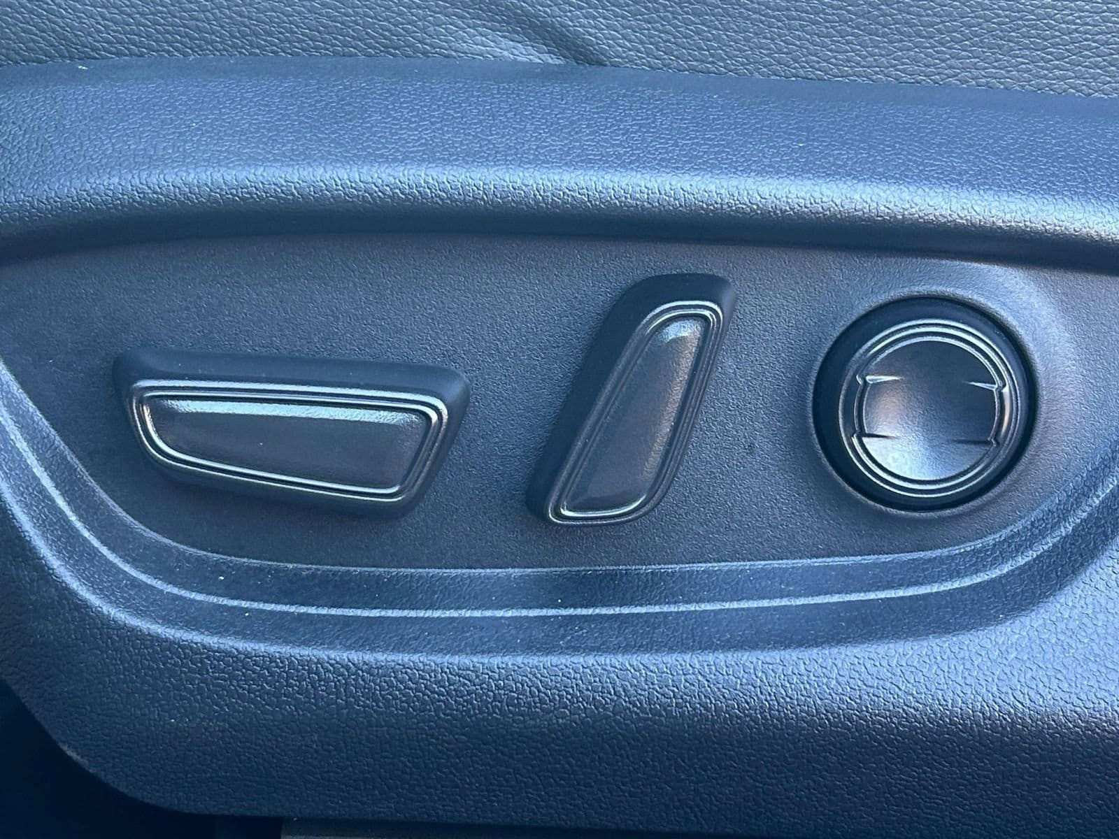 Thumbnail: 2025 Toyota Camry - 22