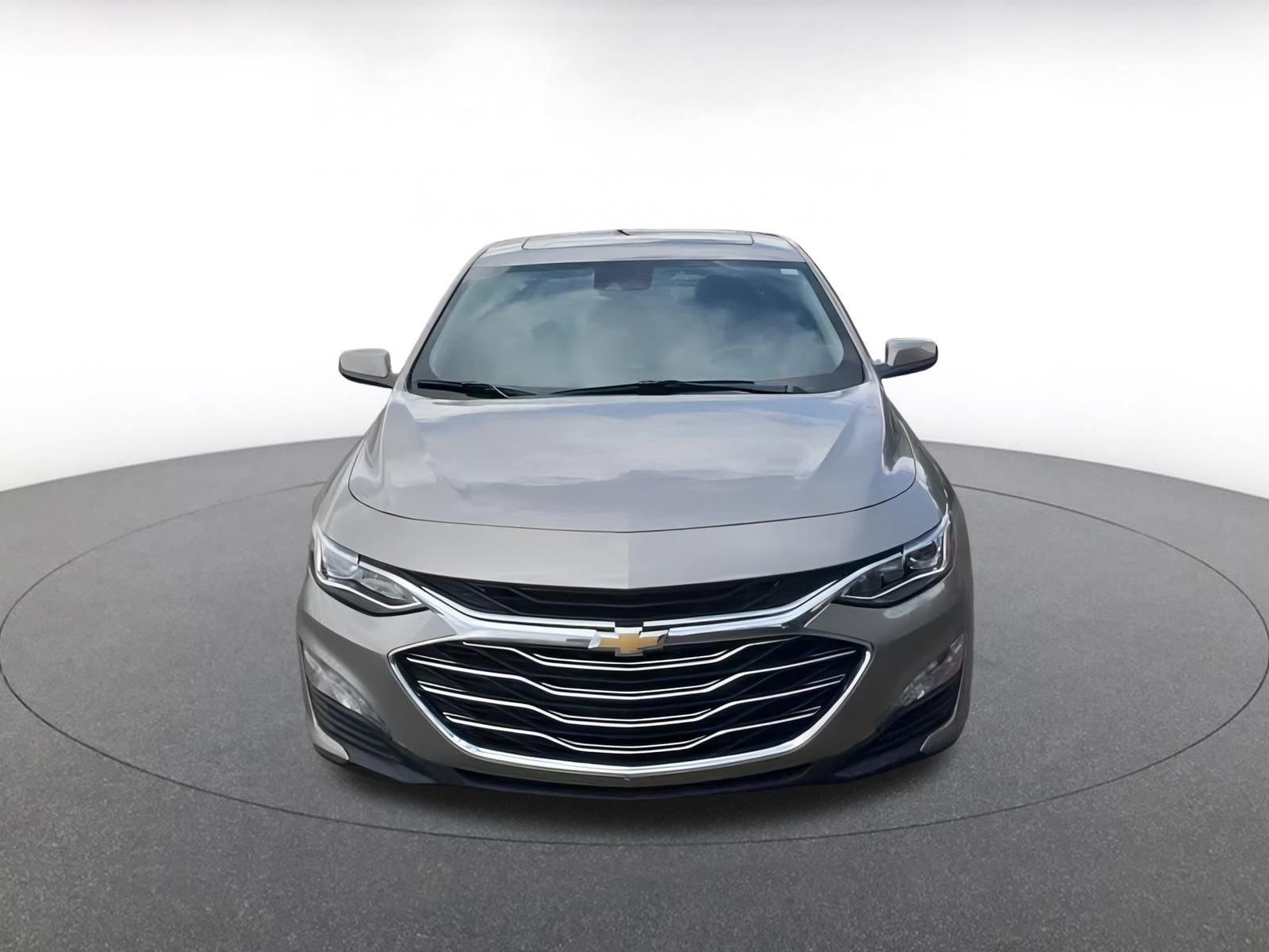 Thumbnail: 2024 Chevrolet Malibu - 4