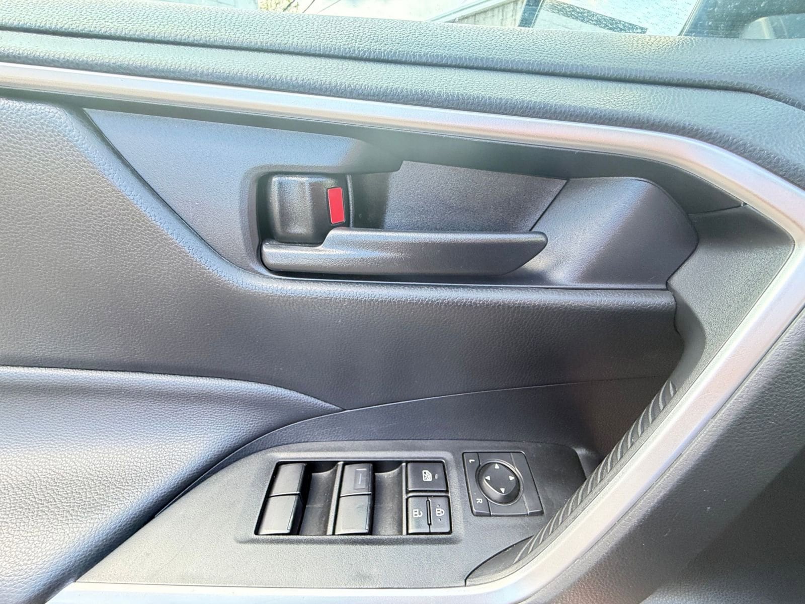 Thumbnail: 2025 Toyota RAV4 - 18