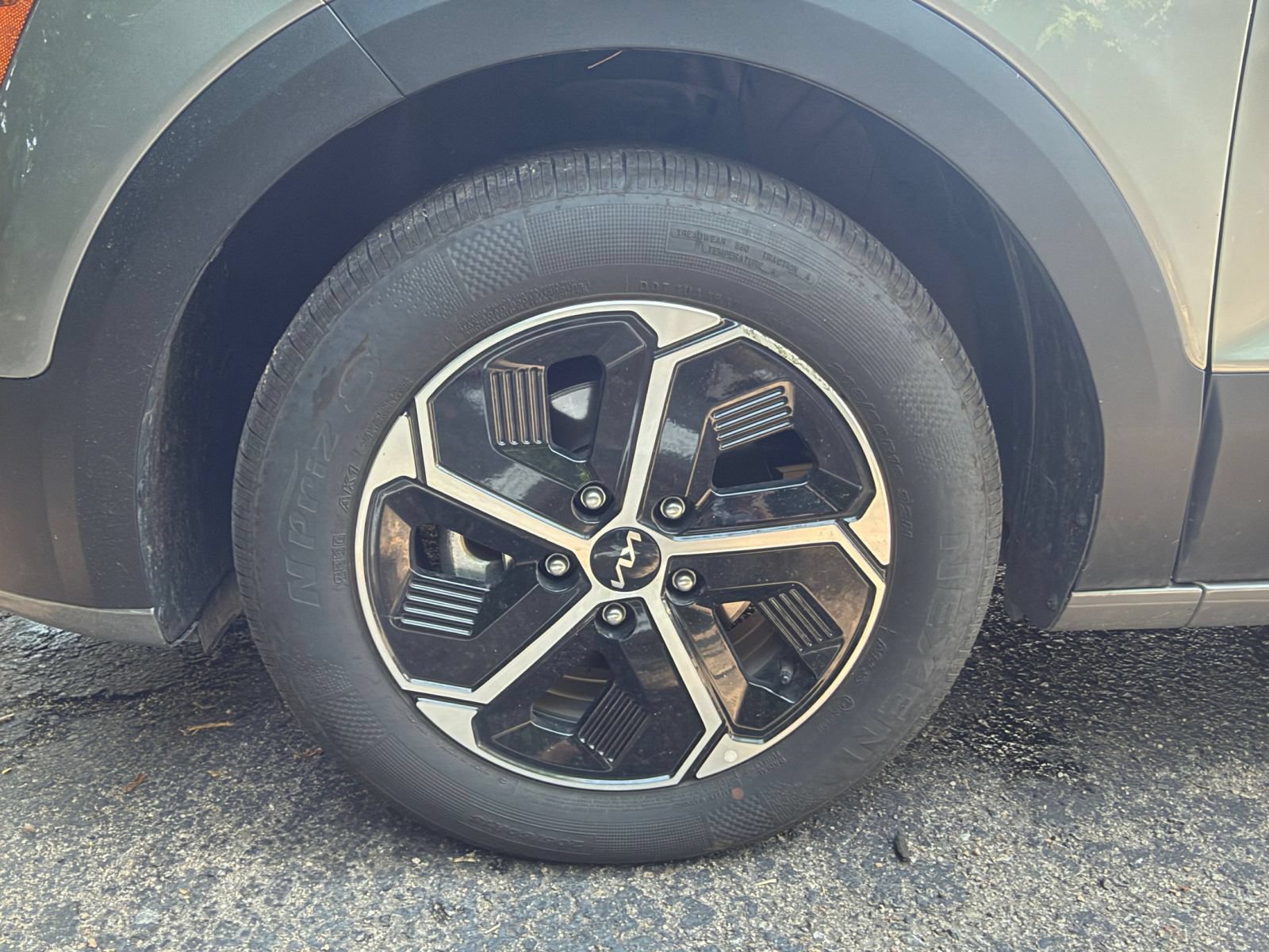 Thumbnail: 2026 Kia Niro - 28