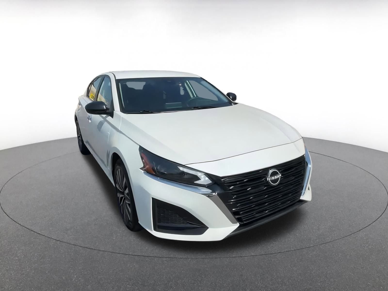 Thumbnail: 2024 Nissan Altima - 3