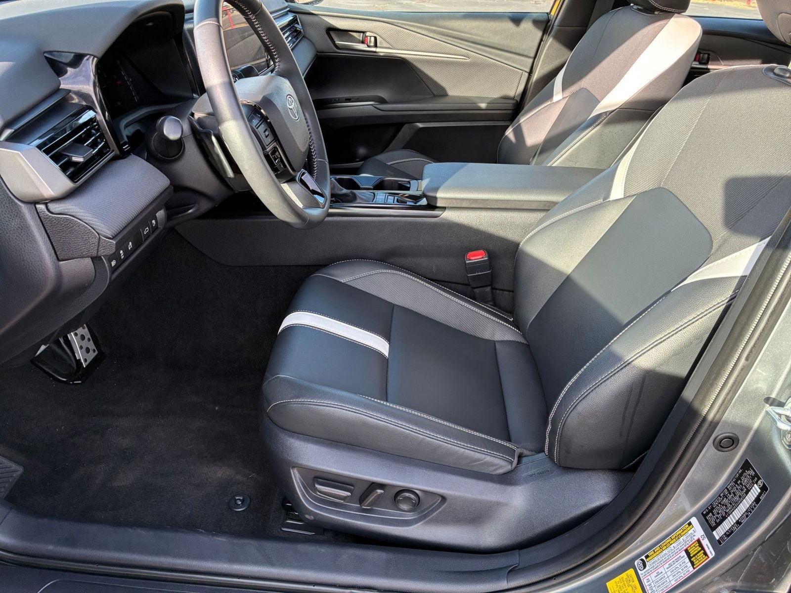 Thumbnail: 2025 Toyota Camry - 25